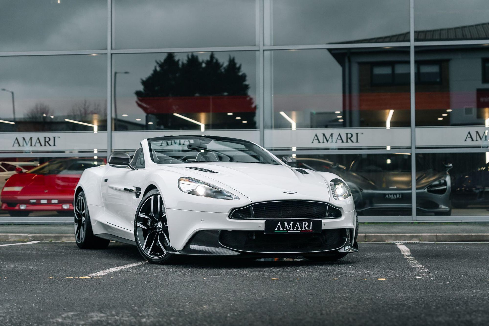 ASTON MARTIN VANQUISH CONVERTIBLE V12 [595] S 2dr Volante Touchtronic Auto for sale UK - Slide 9