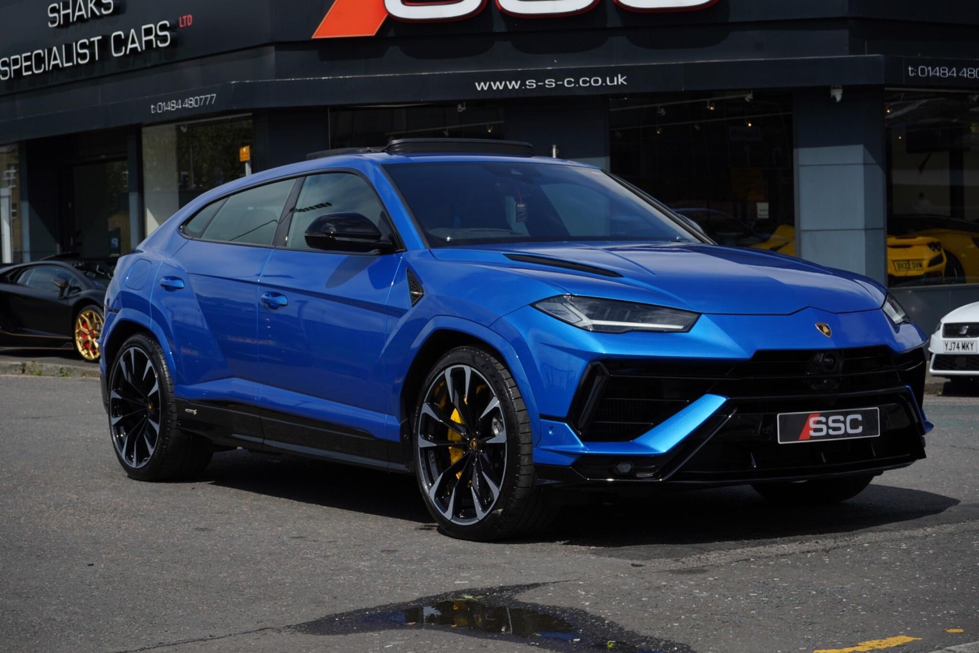 LAMBORGHINI URUS ESTATE 4.0T FSI V8 S 5dr Auto for sale UK - Slide 4