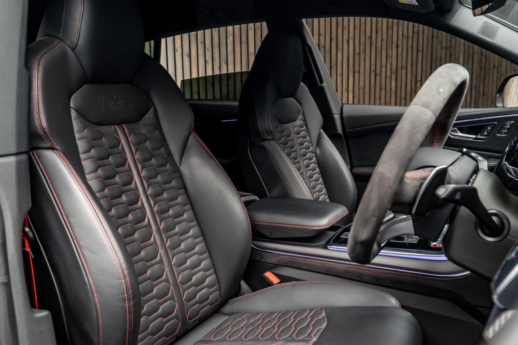 AUDI RS Q8 ESTATE RS Q8 TFSI Quattro Carbon Black 5dr Tiptronic for sale UK - Slide 2