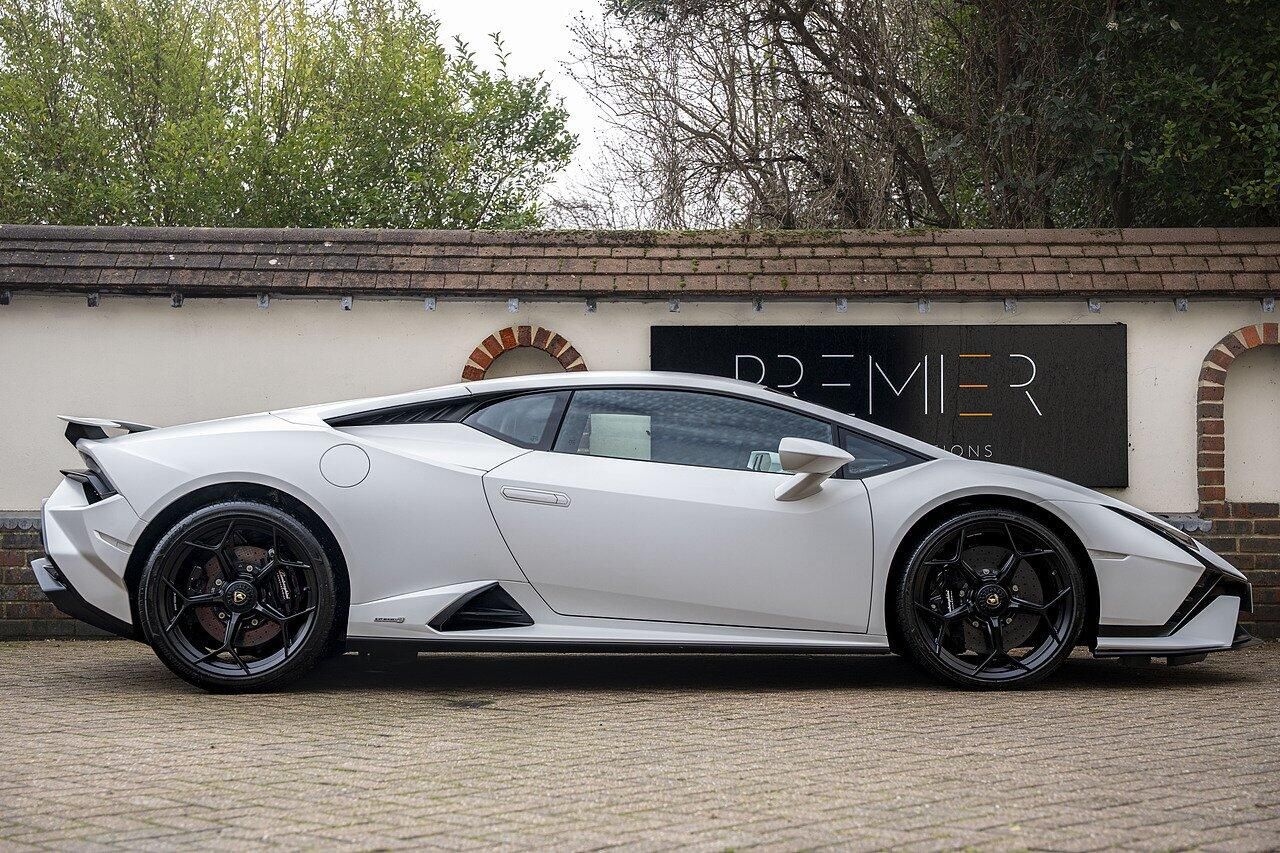 LAMBORGHINI HURACAN COUPE LP 640-4 Performante 2dr LDF for sale UK - Slide 3