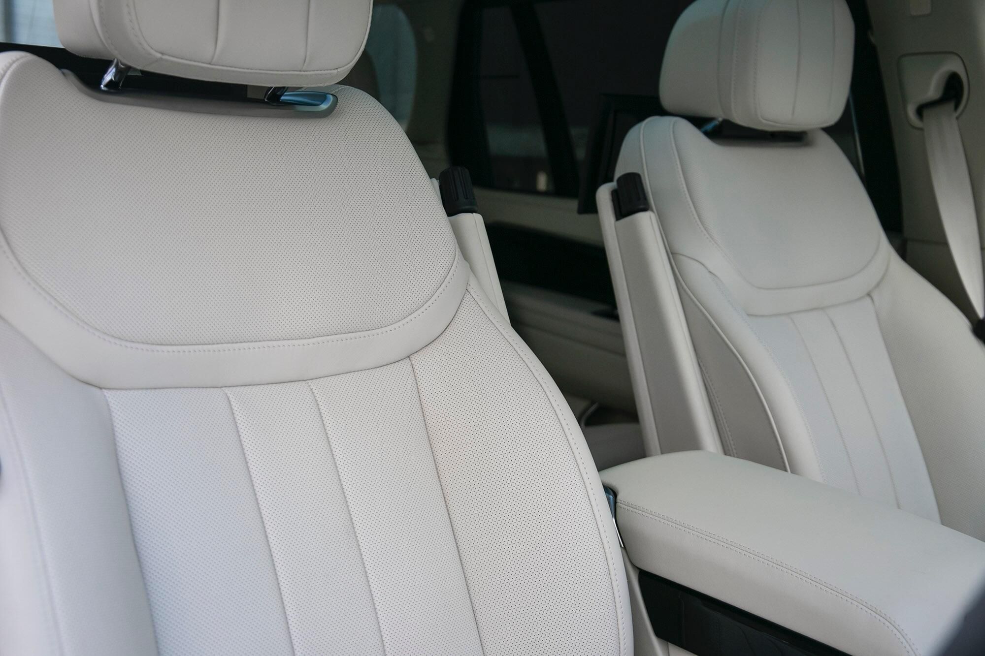 LAND ROVER RANGE ROVER ESTATE 4.4 P530 V8 Autobiography LWB 4dr Auto for sale UK - Slide 10