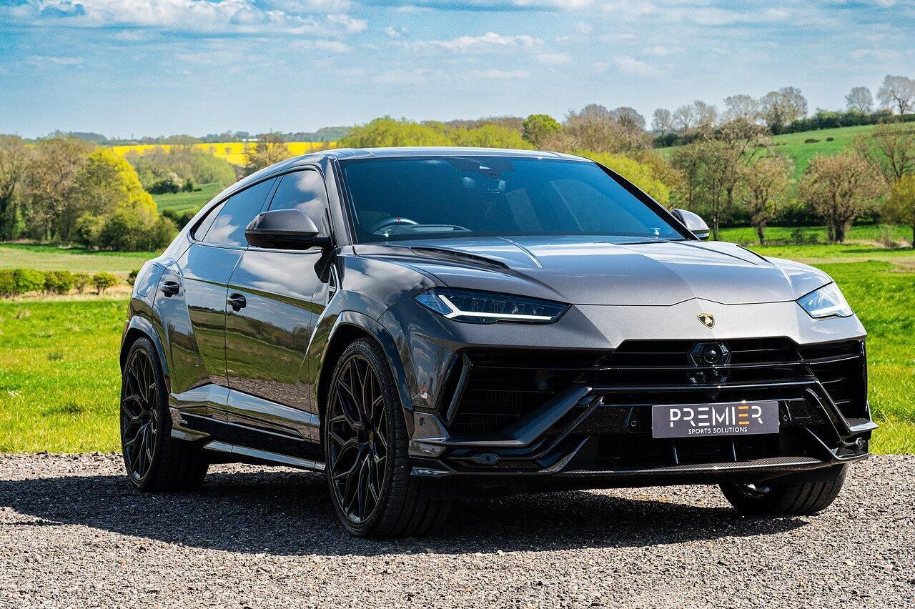 LAMBORGHINI URUS ESTATE 4.0T FSI V8 Performante 5dr Auto for sale UK - Slide 3