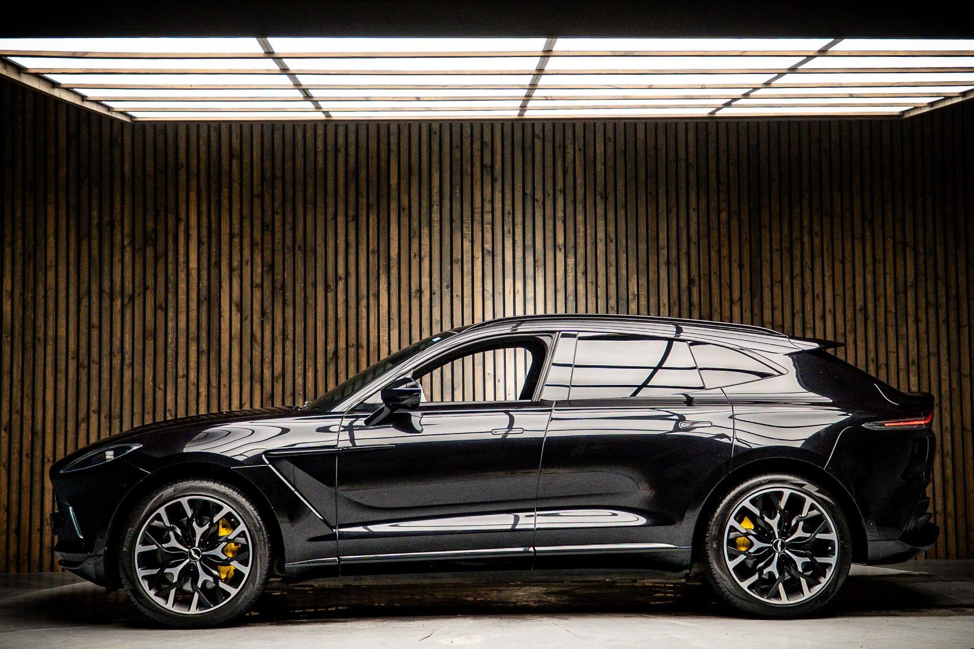 ASTON MARTIN DBX ESTATE V8 DBX707 5dr Touchtronic for sale UK - Slide 7