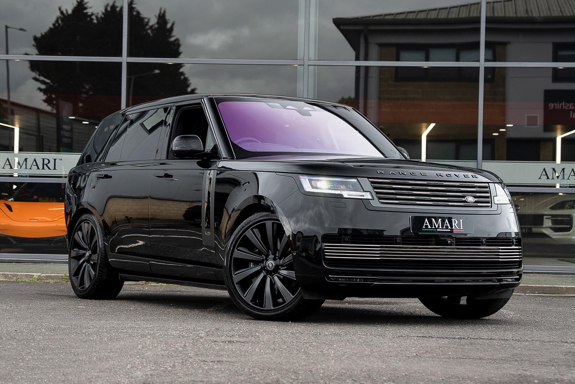 LAND ROVER RANGE ROVER ESTATE 4.4 P530 V8 SV LWB 4dr Auto for sale UK - Slide 2