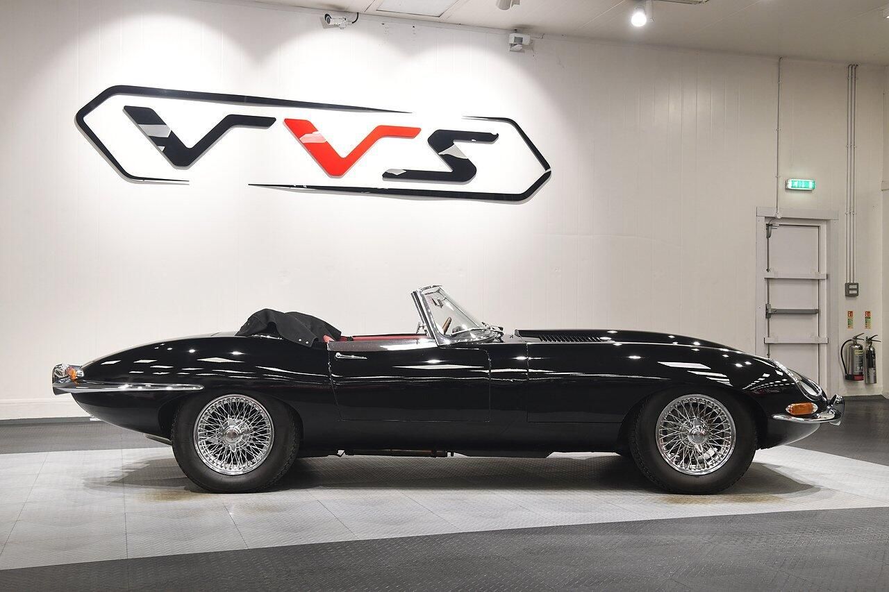 JAGUAR F-TYPE CONVERTIBLE 3.0 Supercharged V6 2dr for sale UK - Slide 2