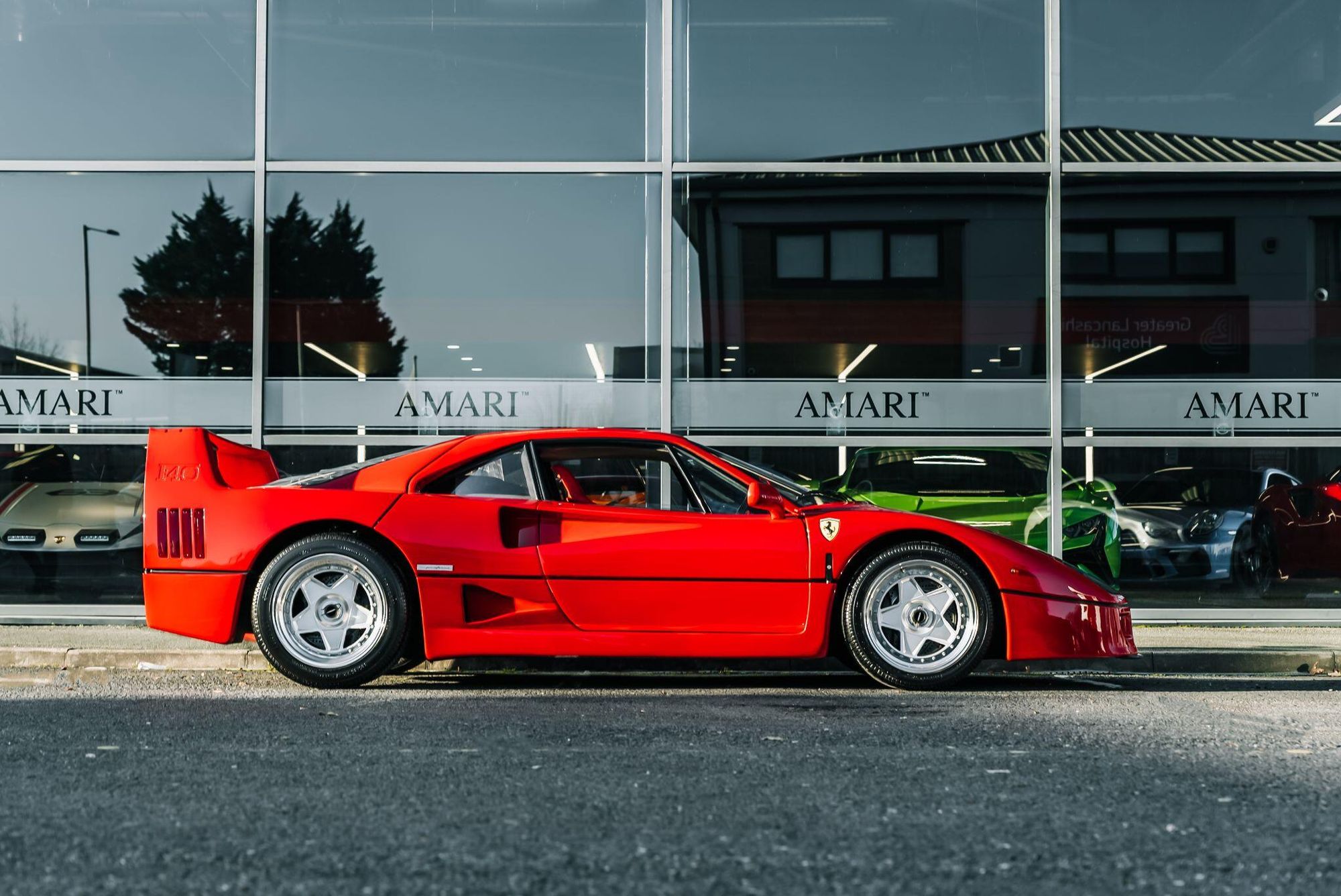 FERRARI F40 COUPE 2dr for sale UK - Slide 3