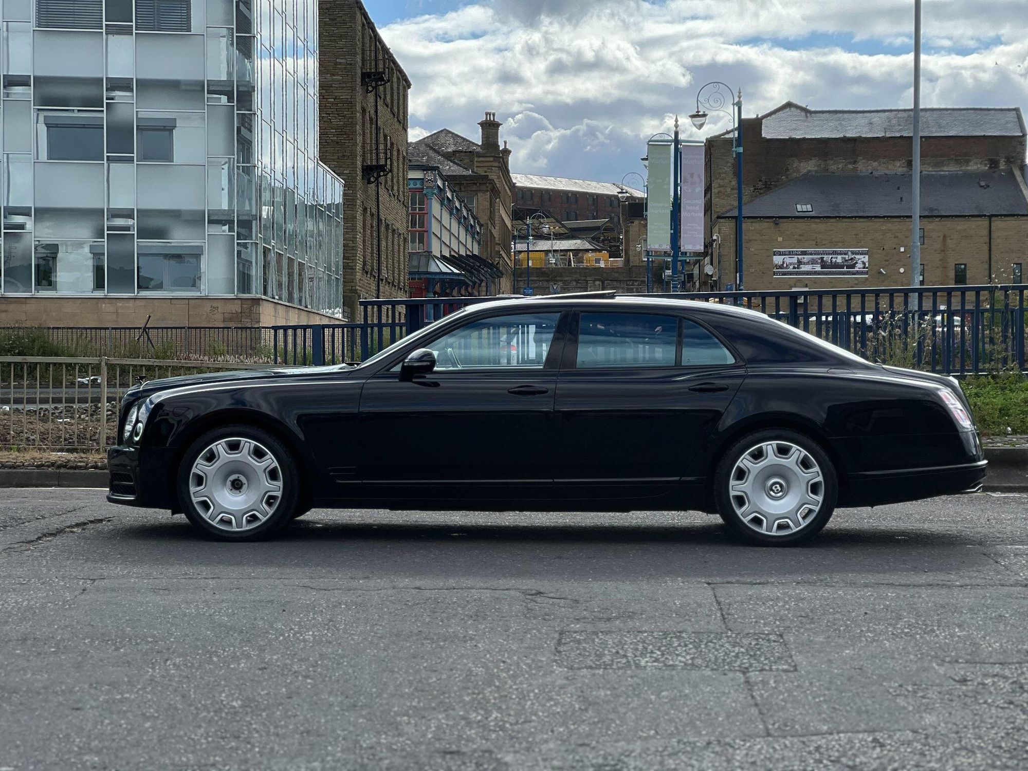 BENTLEY MULSANNE SALOON 6.8 V8 4dr Auto for sale UK - Slide 8