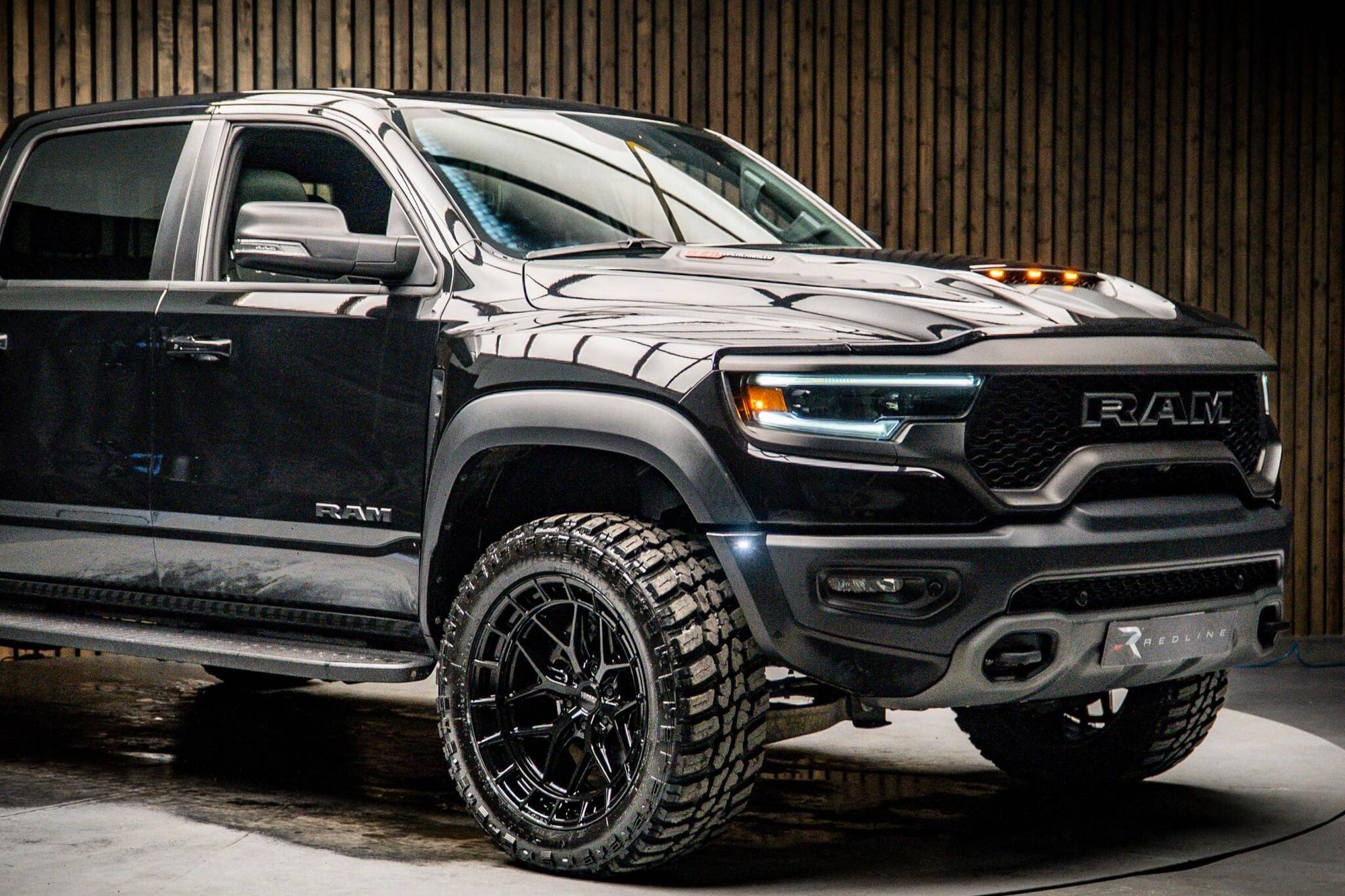 DODGE RAM PICKUP 5.7 V8 Hemi Laramie 4dr Auto for sale UK - Slide 9