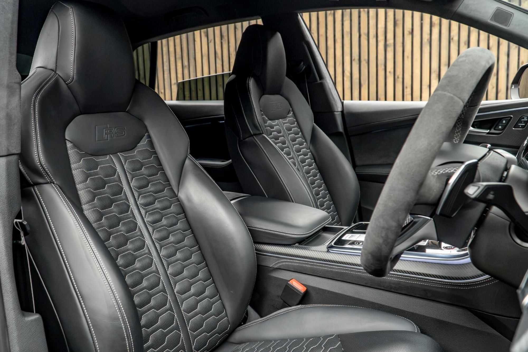 AUDI Q8 ESTATE SPECIAL EDITIONS SQ8 TFSI Quattro Launch Edition 5dr Tiptronic for sale UK - Slide 2