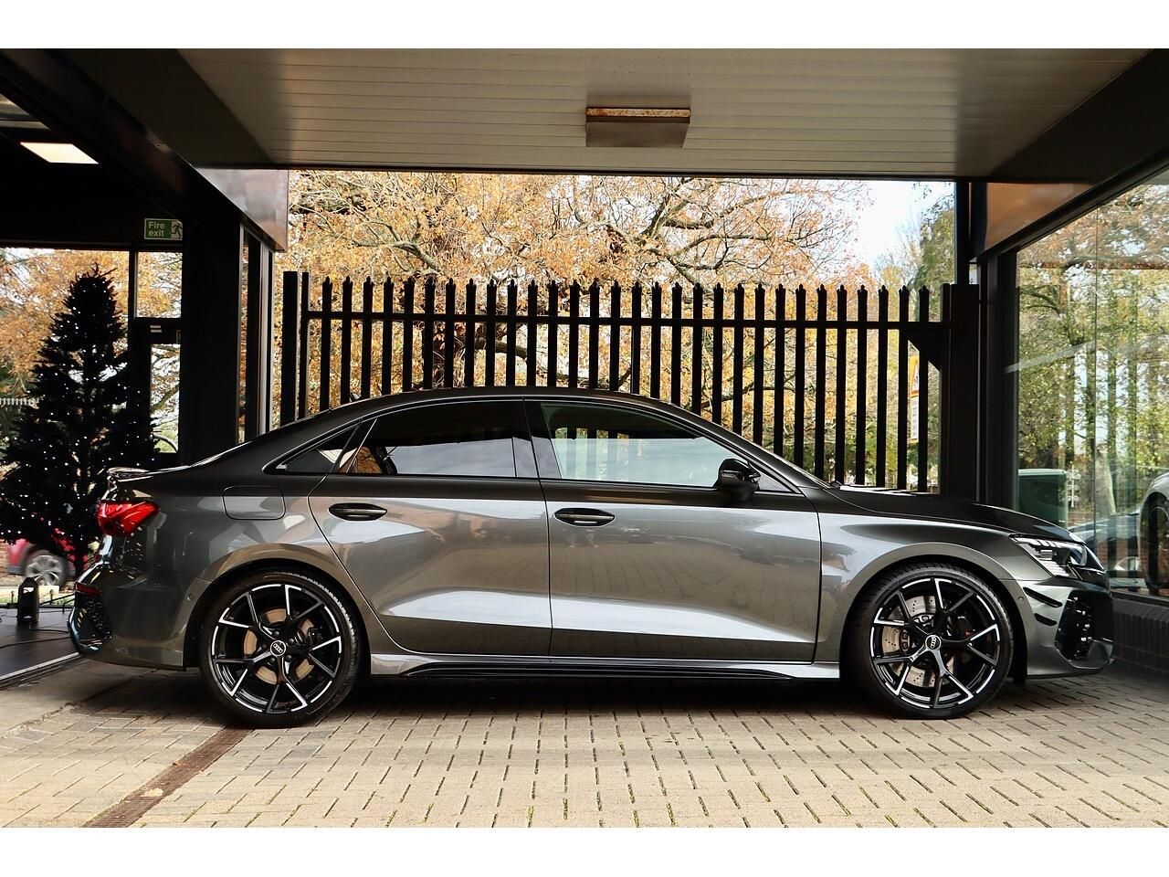 AUDI RS3 RS 3 SALOON RS 3 TFSI Quattro Vorsprung 4dr S Tronic for sale UK - Slide 4