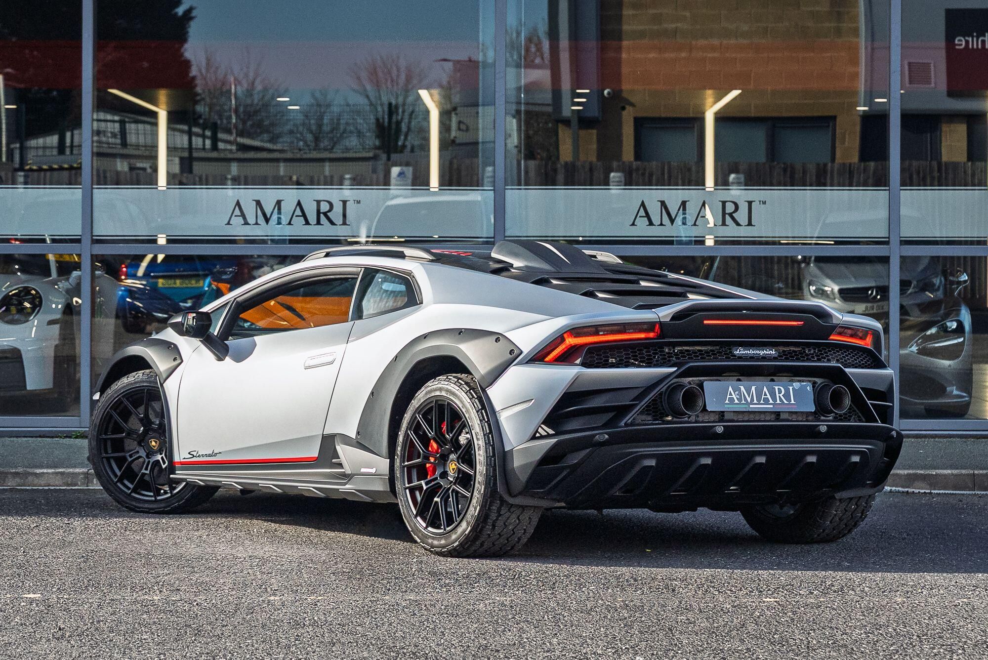 LAMBORGHINI HURACAN EVO COUPE 5.2 V10 610 Sterrato 2dr Auto AWD for sale UK - Slide 4