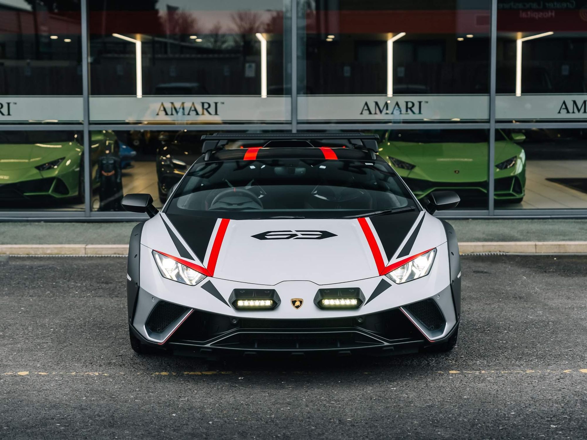 LAMBORGHINI HURACAN EVO COUPE 5.2 V10 610 Sterrato 2dr Auto AWD for sale UK - Slide 5