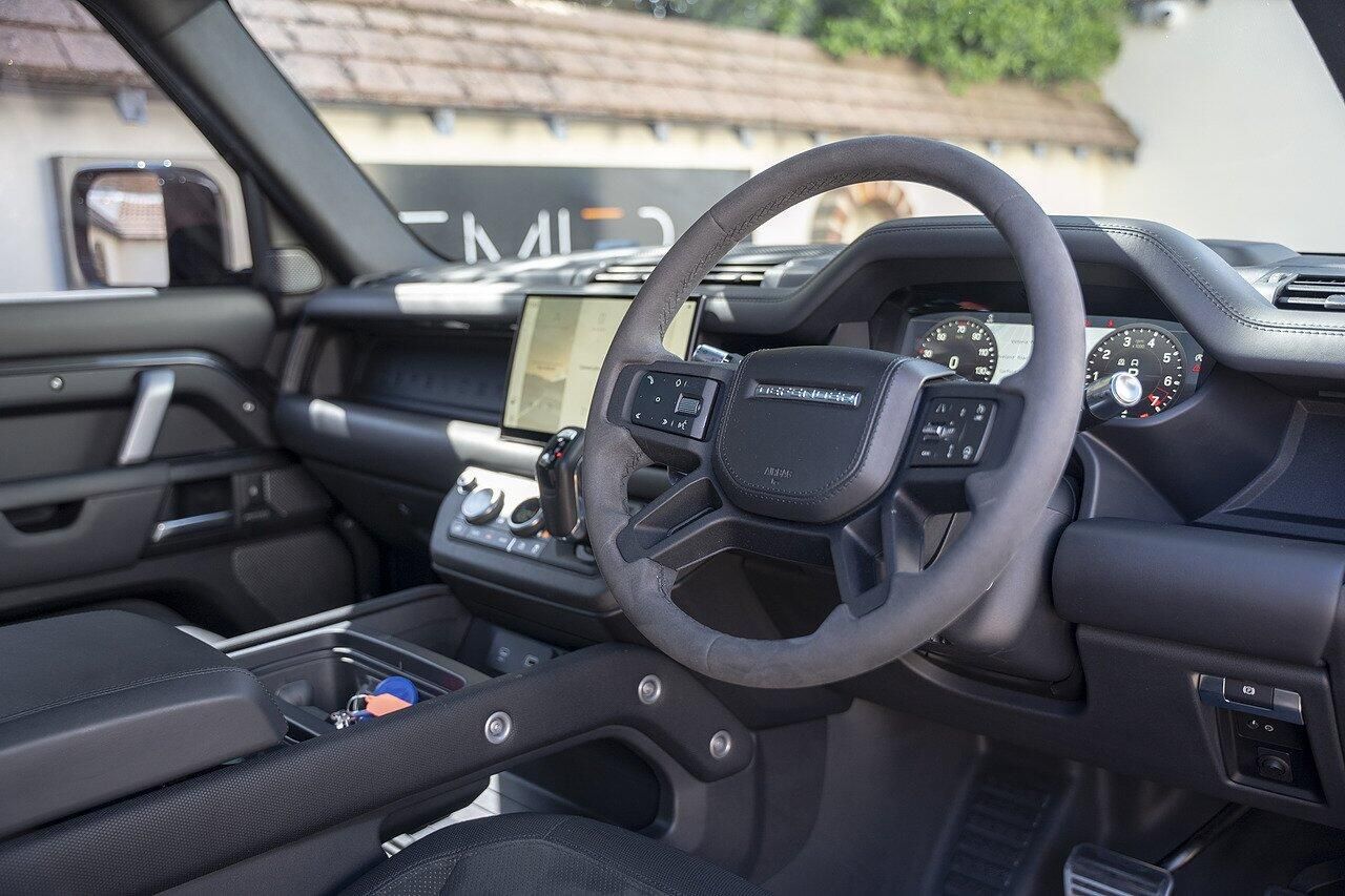 LAND ROVER DEFENDER ESTATE SPECIAL EDITIONS 5.0 P525 V8 Carpathian Edition 90 3dr Auto for sale UK - Slide 8
