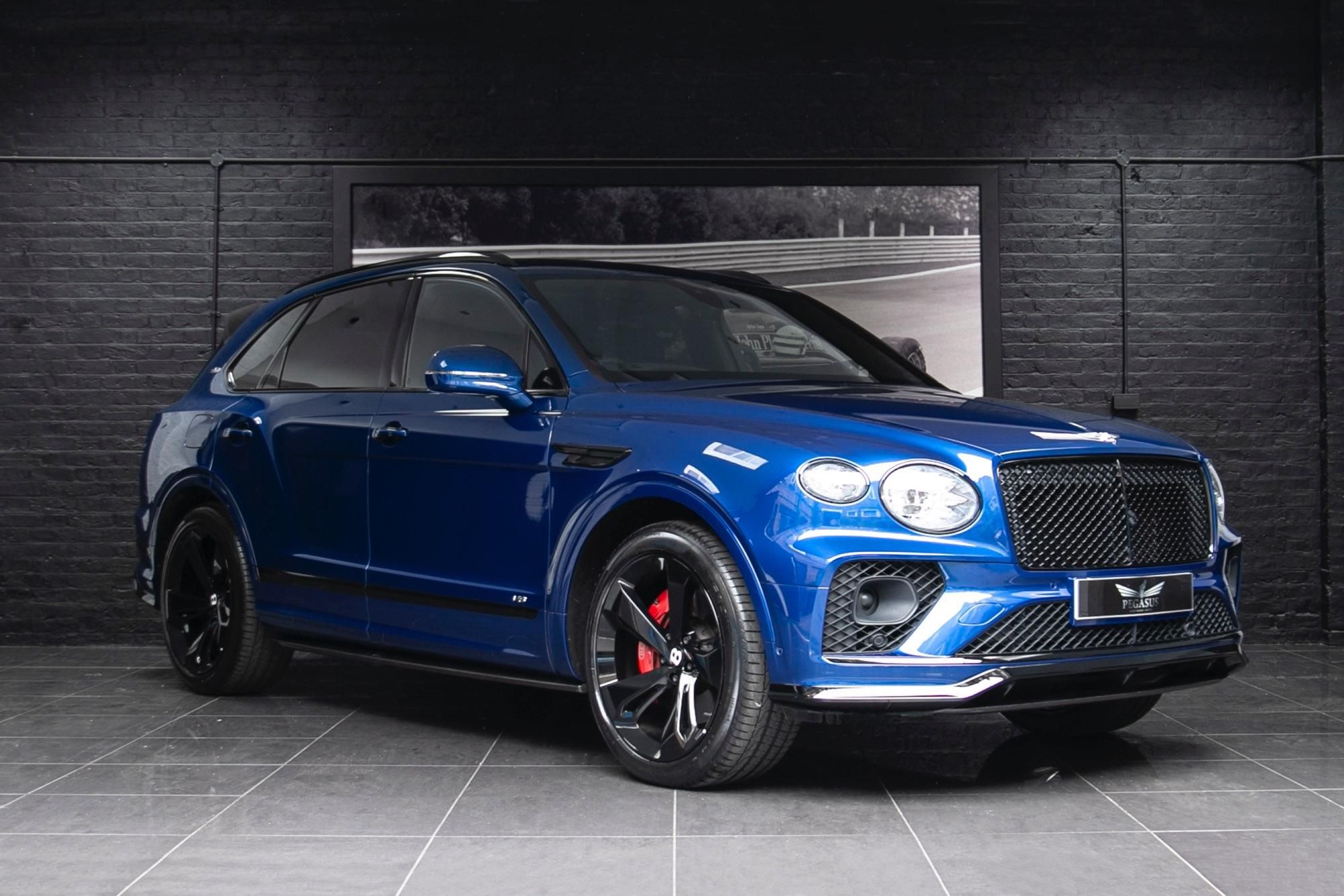 BENTLEY BENTAYGA ESTATE SPECIAL EDITION 4.0 V8 First Edition 5dr Auto for sale UK - Slide 2