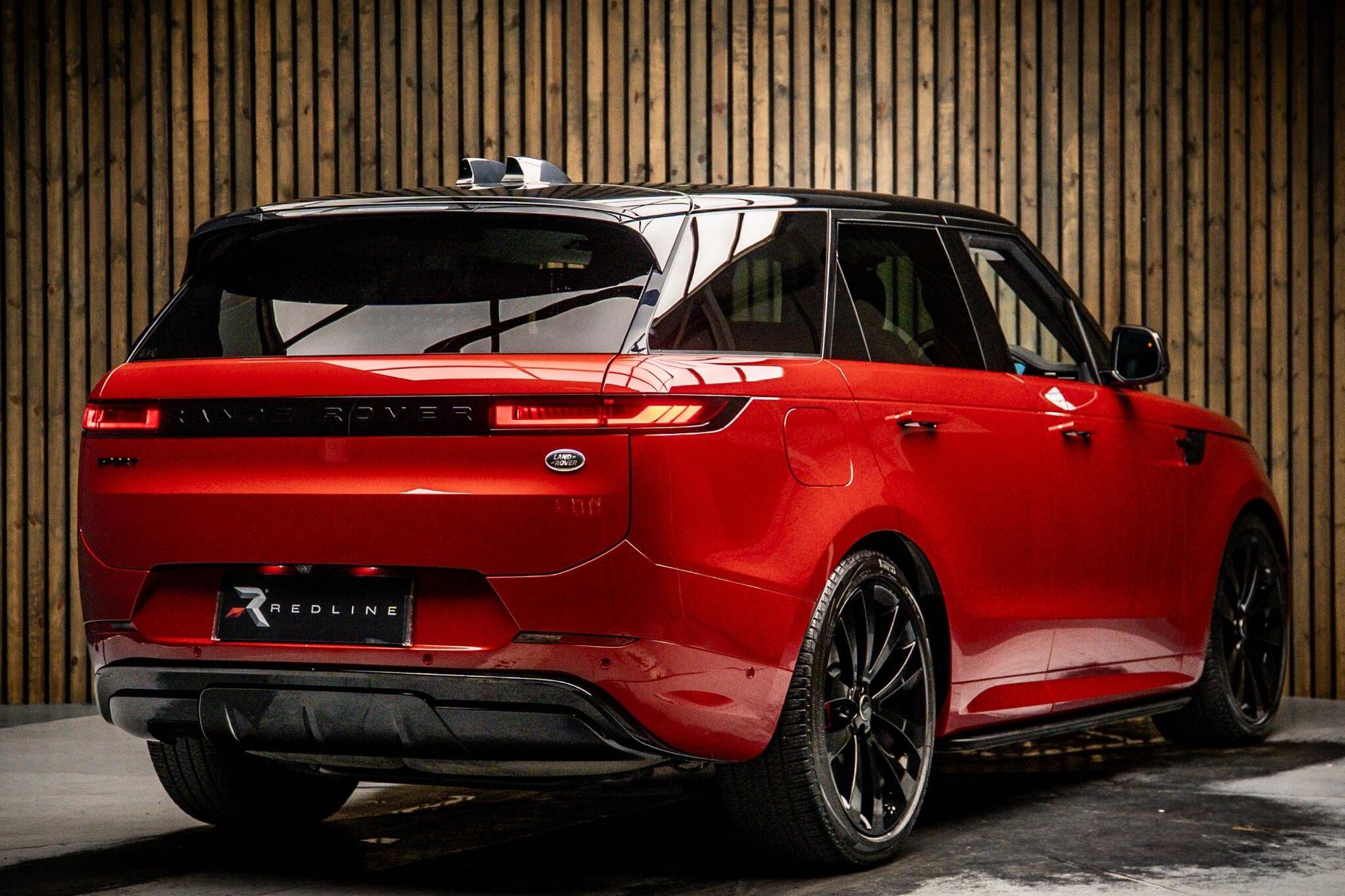 LAND ROVER RANGE ROVER SPORT DIESEL ESTATE 3.0 D350 First Edition 5dr Auto for sale UK - Slide 4