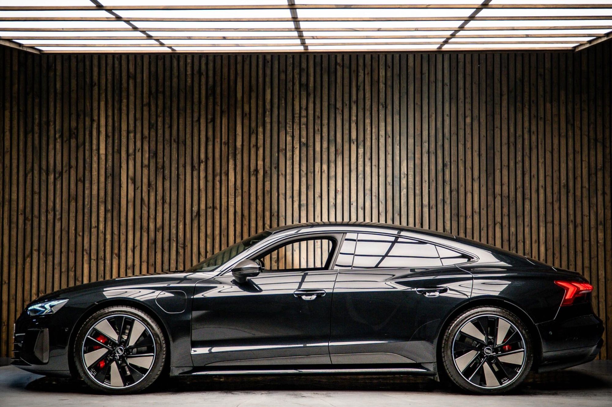 AUDI RS E-TRON GT SALOON 475kW Quattro 93kWh Carbon Vorsprung 4dr Auto for sale UK - Slide 7