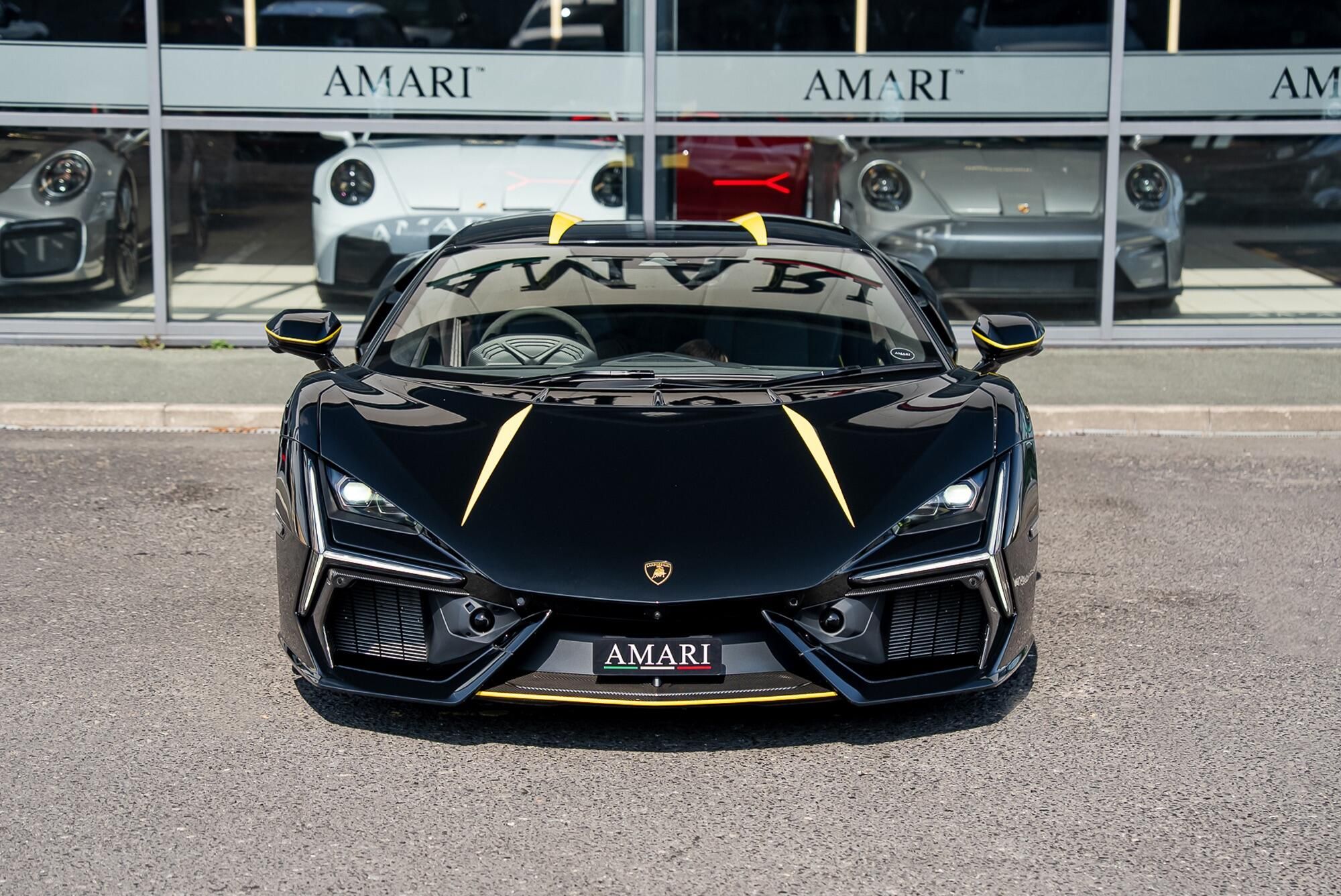 LAMBORGHINI REVUELTO COUPE 6.5 V12 1015 PHEV 2dr DCT for sale UK - Slide 4