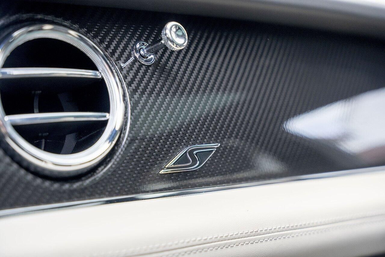 BENTLEY BENTAYGA ESTATE 4.0 V8 S 5dr Auto for sale UK - Slide 9