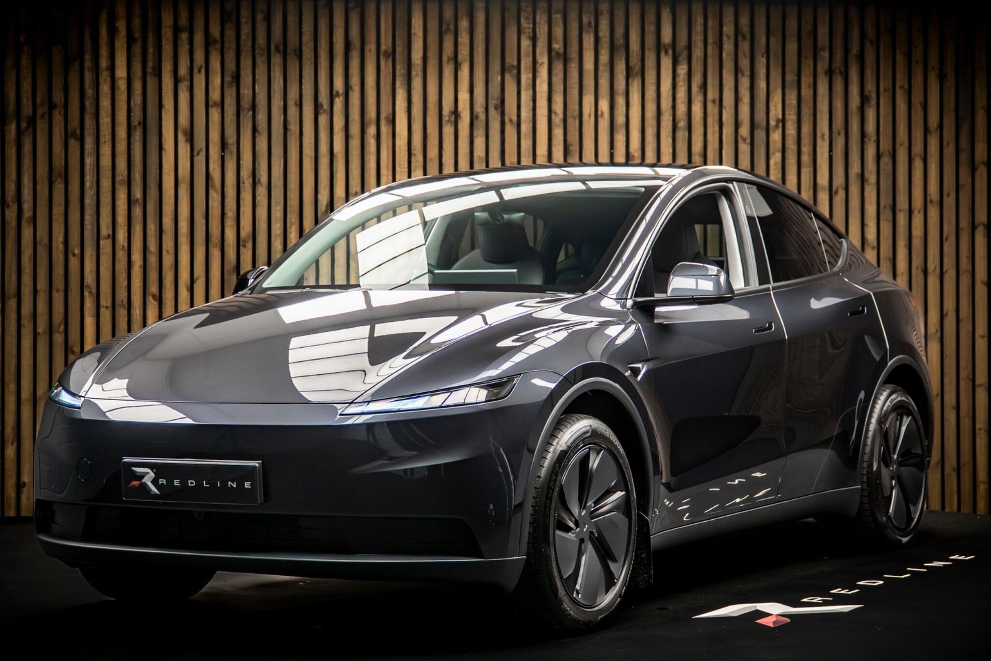 TESLA MODEL Y HATCHBACK Standard Range RWD 5dr Auto for sale UK - Slide 8