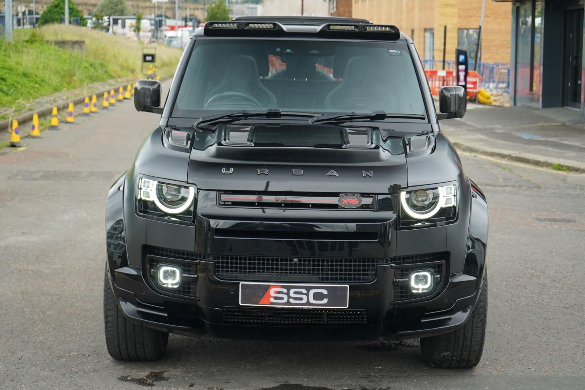 LAND ROVER DEFENDER ESTATE SPECIAL EDITIONS 5.0 P525 V8 Carpathian Edition 90 3dr Auto for sale UK - Slide 6