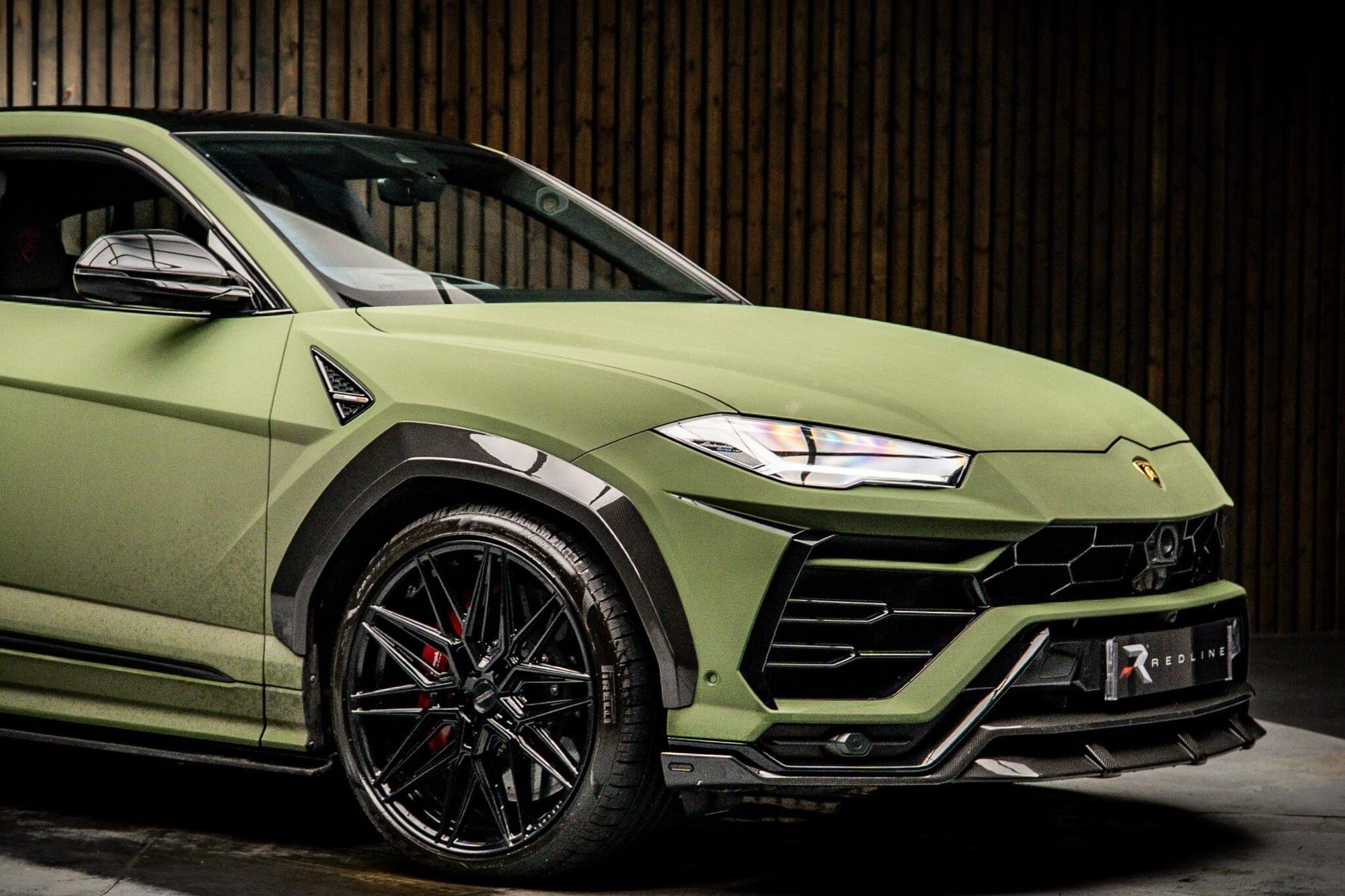 LAMBORGHINI URUS ESTATE 4.0T FSI V8 5dr Auto for sale UK - Slide 10