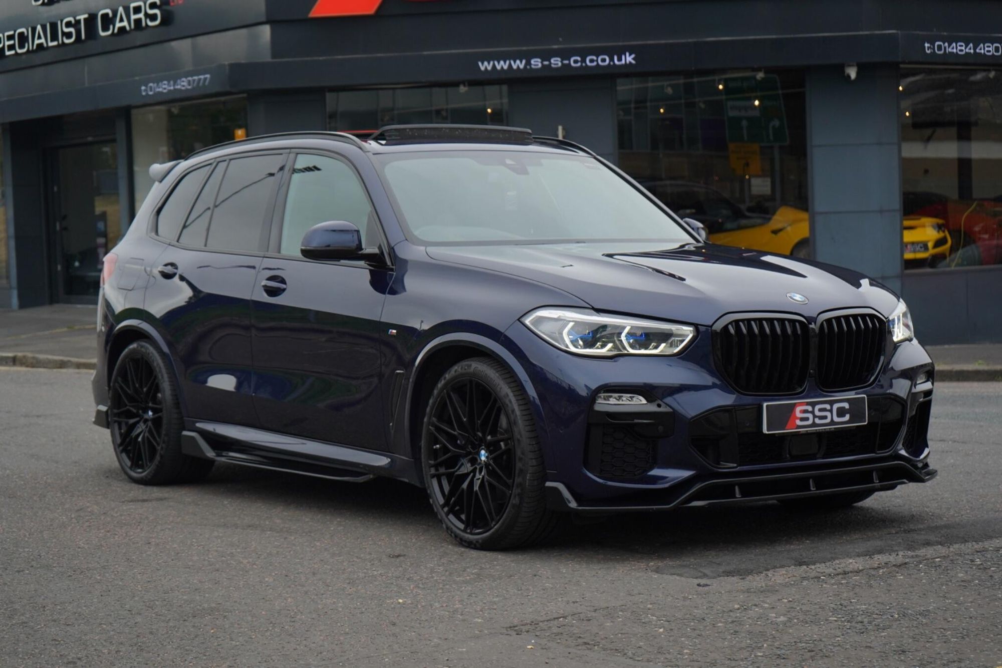 BMW X5 DIESEL ESTATE xDrive30d MHT M Sport 5dr Auto for sale UK - Slide 4