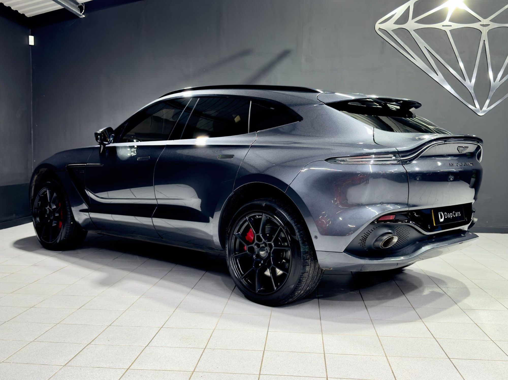 ASTON MARTIN DBX ESTATE V8 DBX707 5dr Touchtronic for sale UK - Slide 4