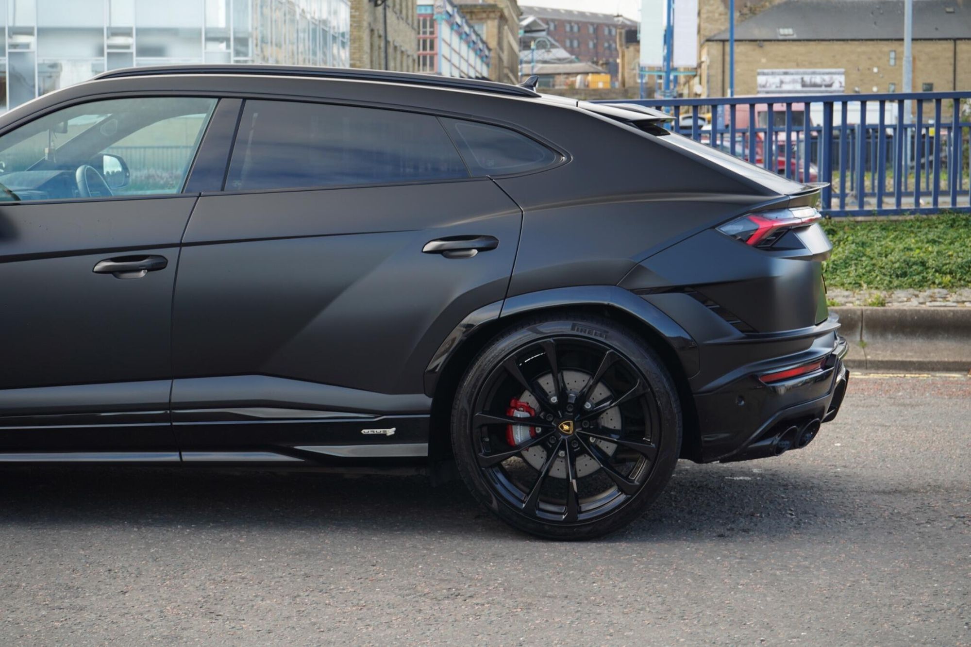 LAMBORGHINI URUS ESTATE 4.0T FSI V8 S 5dr Auto for sale UK - Slide 10