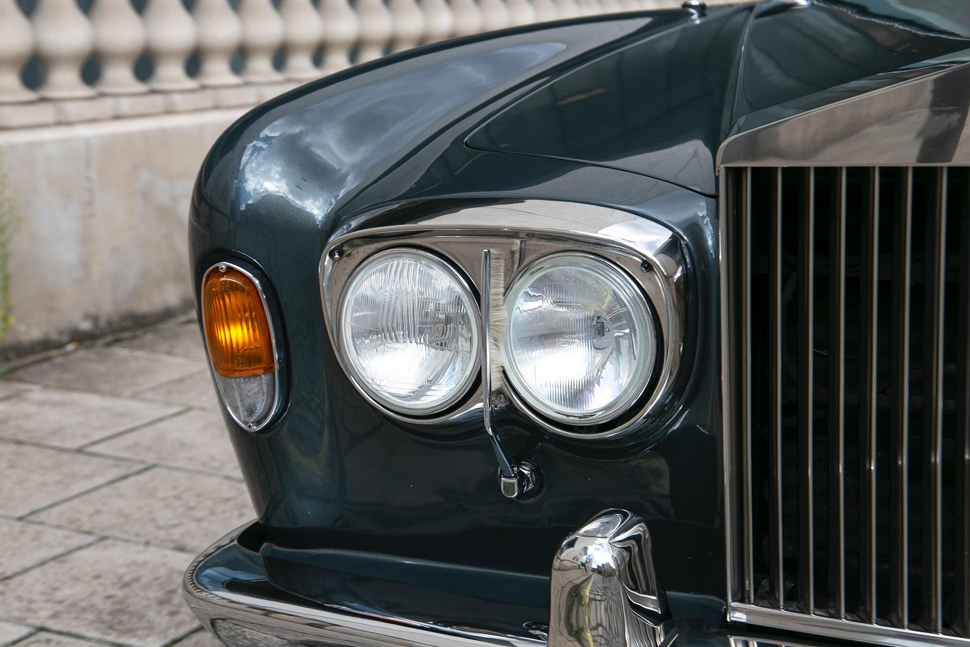 ROLLS-ROYCE CORNICHE CONVERTIBLE 2dr Auto for sale UK - Slide 4