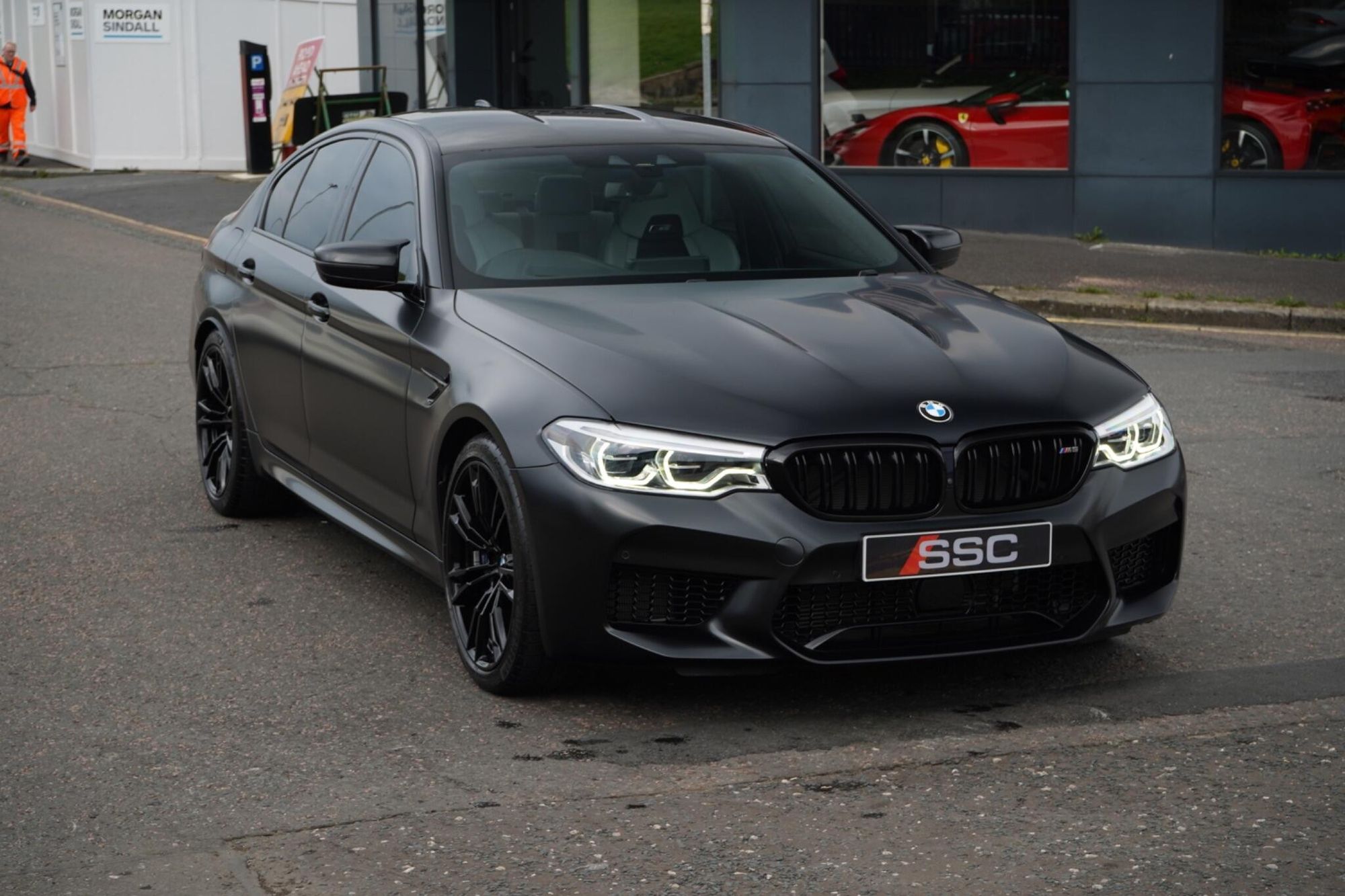 BMW M5 SALOON M5 4dr DCT for sale UK - Slide 5