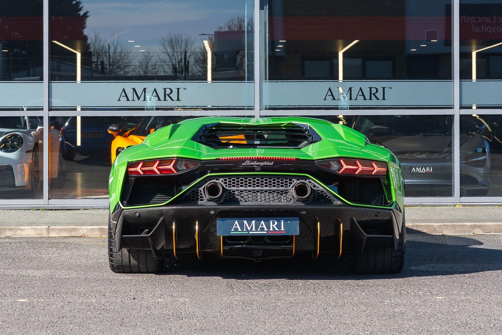 LAMBORGHINI AVENTADOR COUPE LP 780-4 Ultimae 2dr ISR for sale UK - Slide 3