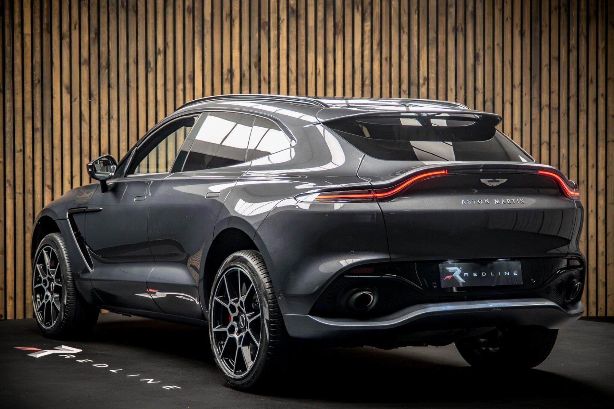 ASTON MARTIN DBX ESTATE V8 DBX707 5dr Touchtronic for sale UK - Slide 3