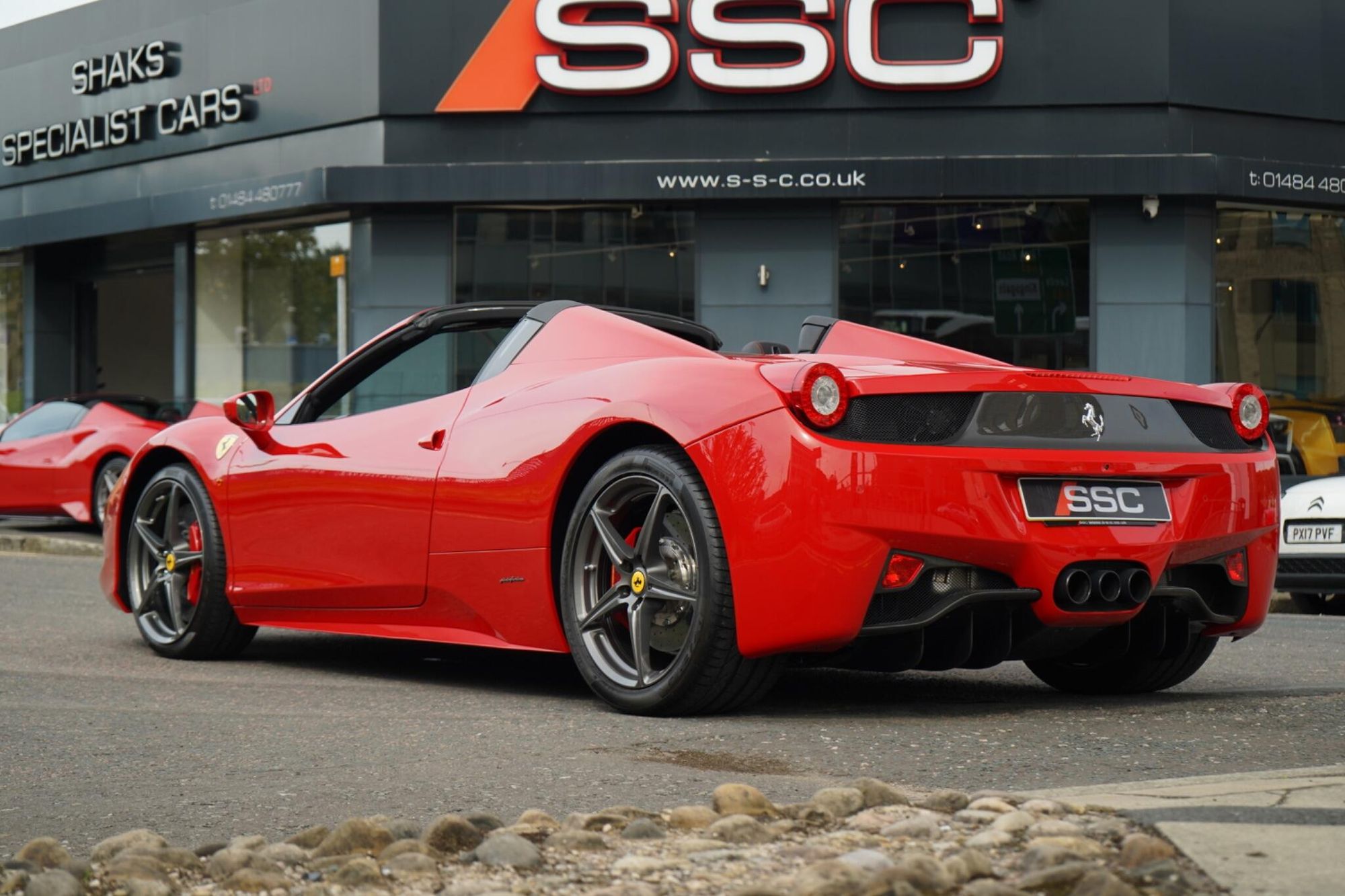 FERRARI 458 CONVERTIBLE Spider 2dr Auto [HELE] for sale UK - Slide 2