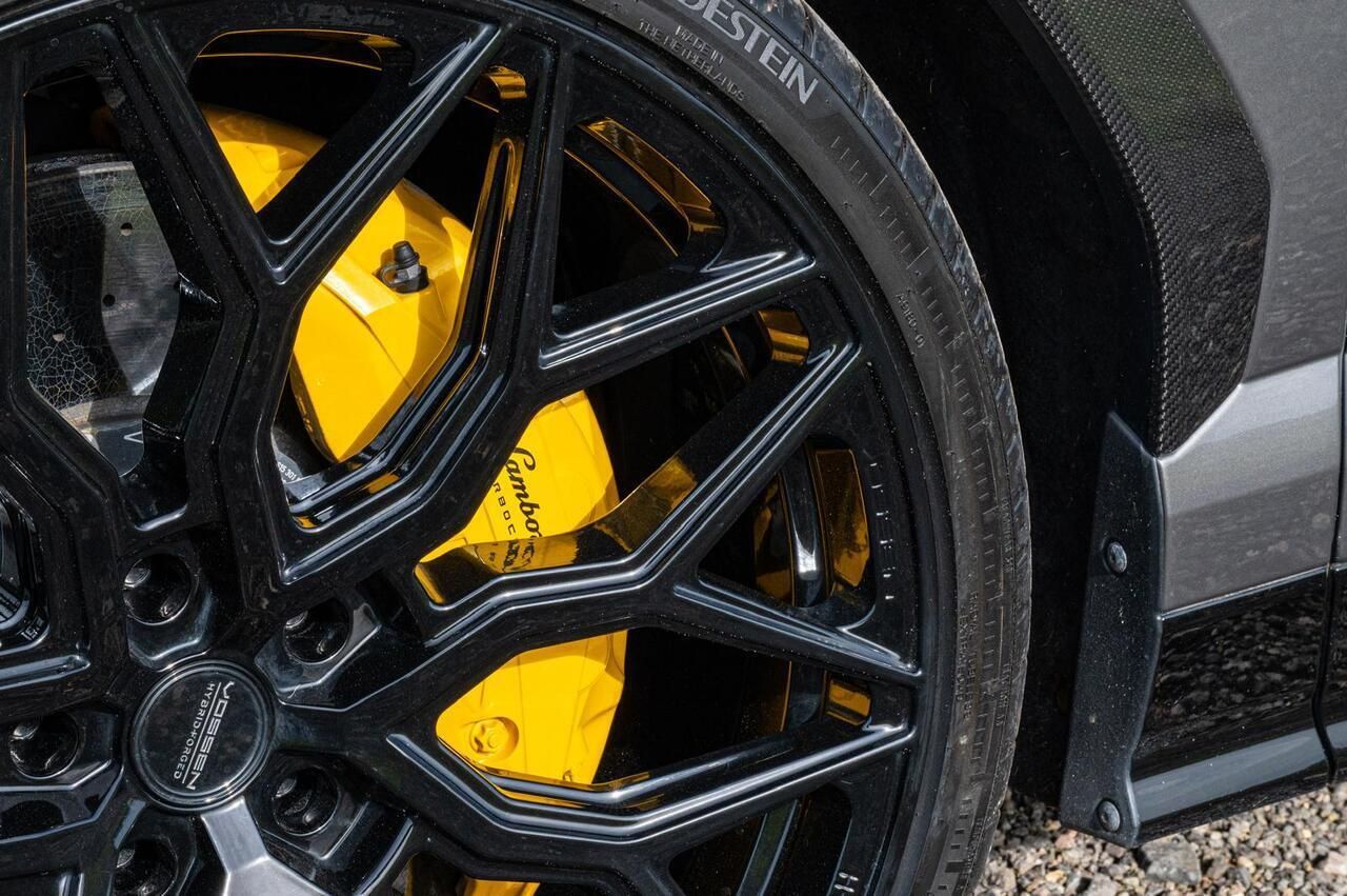 LAMBORGHINI URUS ESTATE 4.0T FSI V8 Performante 5dr Auto for sale UK - Slide 8