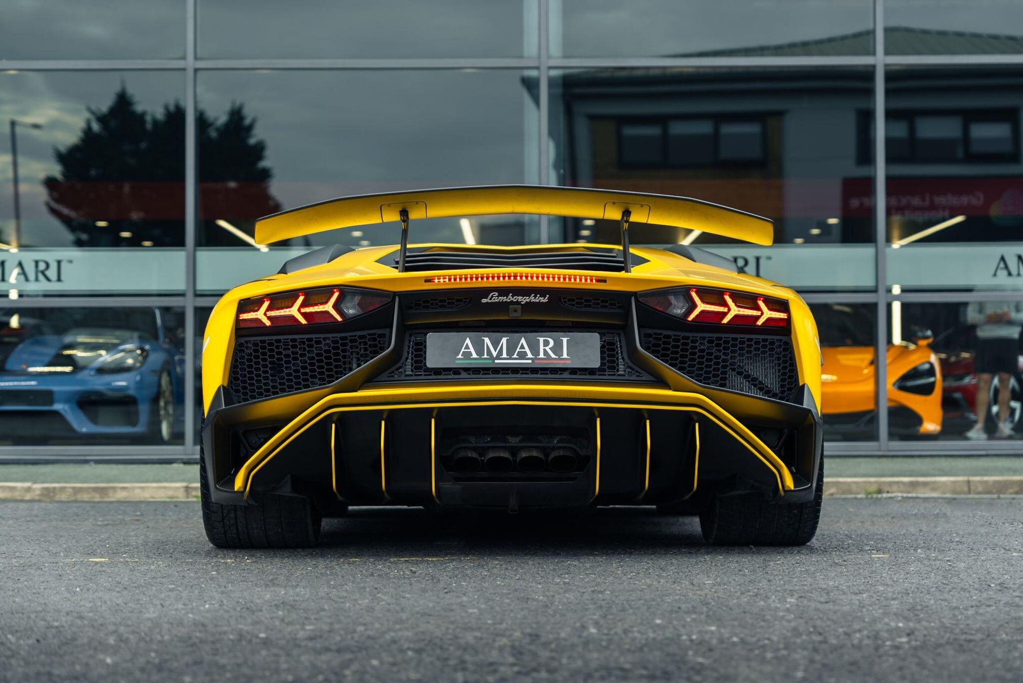 LAMBORGHINI AVENTADOR COUPE LP 750-4 Superveloce 2dr ISR for sale UK - Slide 8