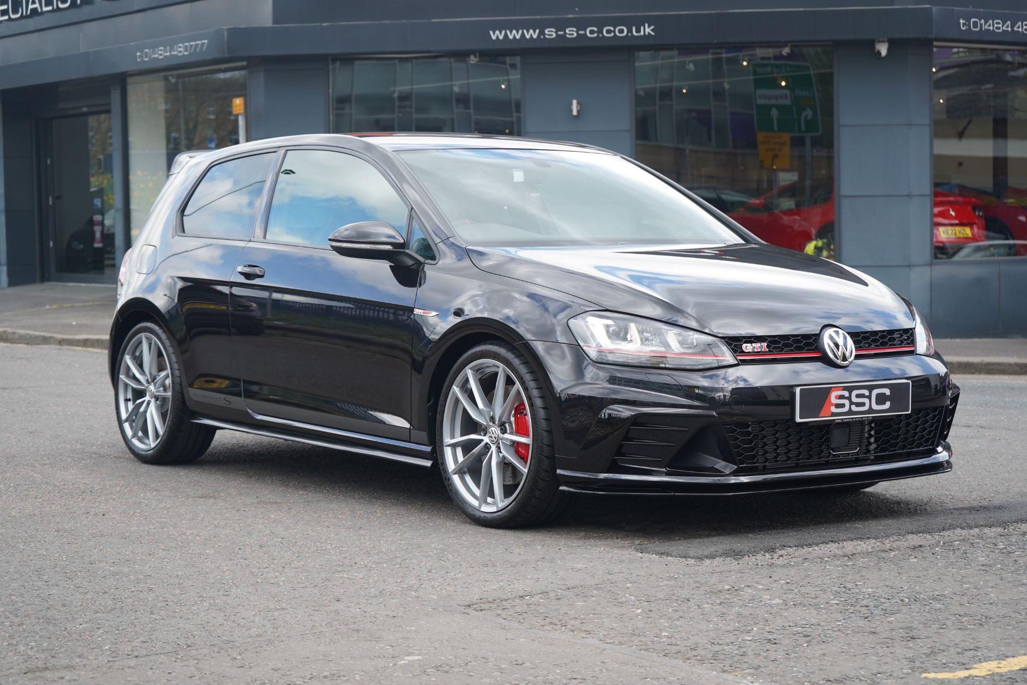 VOLKSWAGEN GOLF HATCHBACK SPECIAL EDITION 2.0 TSI GTI Clubsport S 3dr for sale UK - Slide 4
