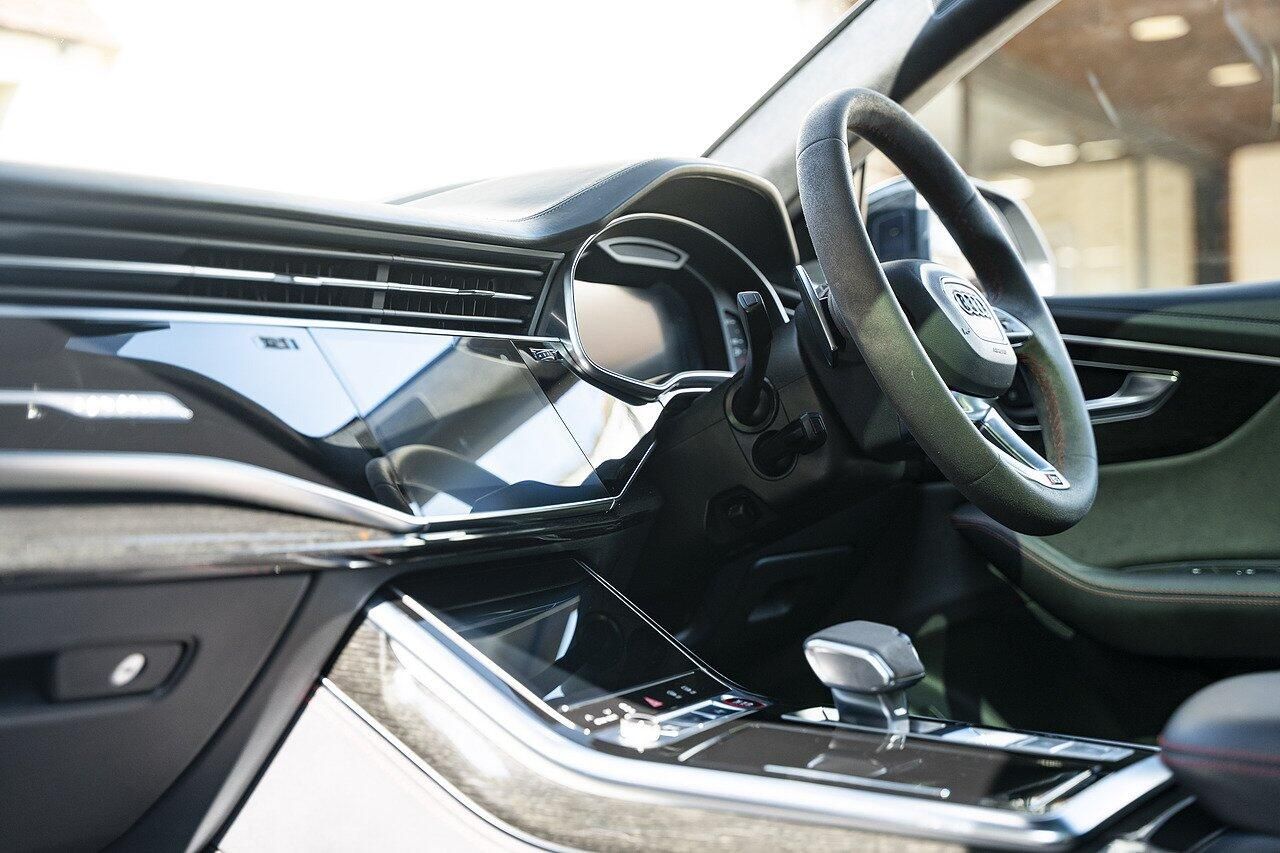 AUDI Q8 ESTATE SQ8 TFSI Quattro Vorsprung 5dr Tiptronic for sale UK - Slide 9
