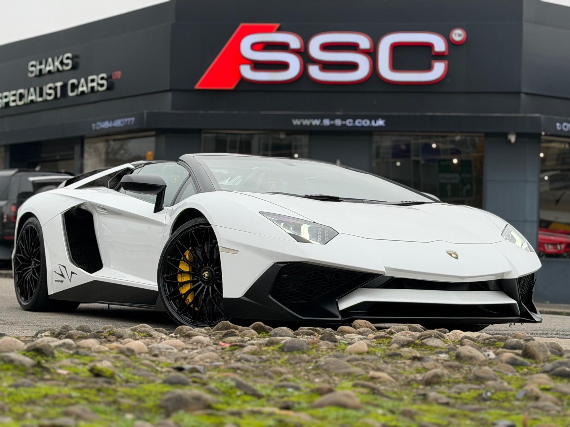 LAMBORGHINI AVENTADOR ROADSTER LP 750-4 Superveloce 2dr ISR for sale UK - Slide 4