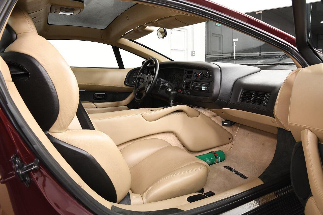 JAGUAR XJ220 COUPE 3.5 2dr for sale UK - Slide 8