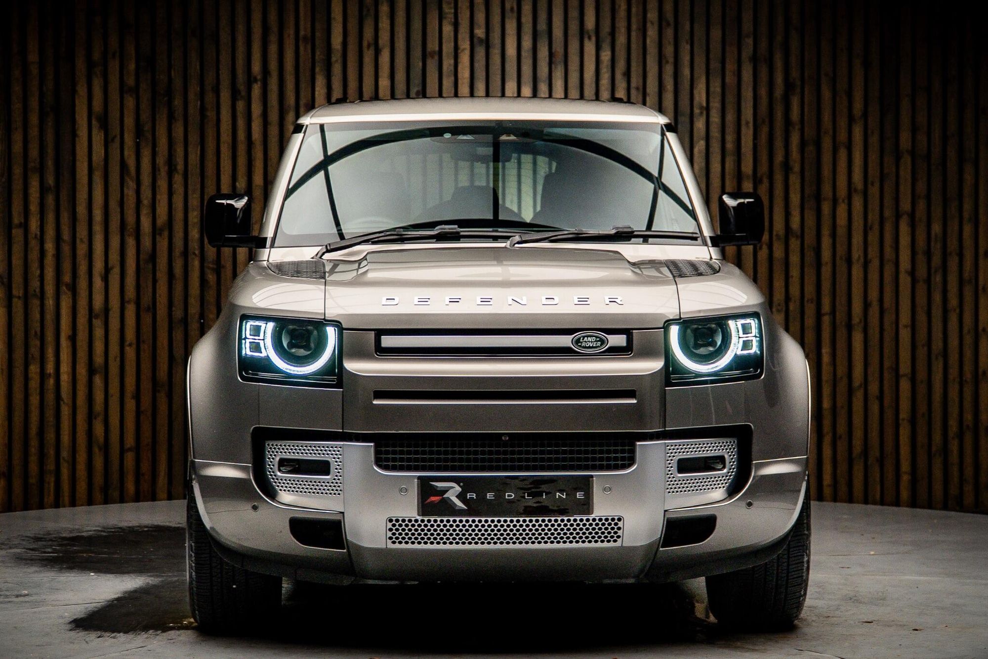 LAND ROVER DEFENDER ESTATE SPECIAL EDITIONS 2.0 P400e XS Edition 110 5dr Auto for sale UK - Slide 5