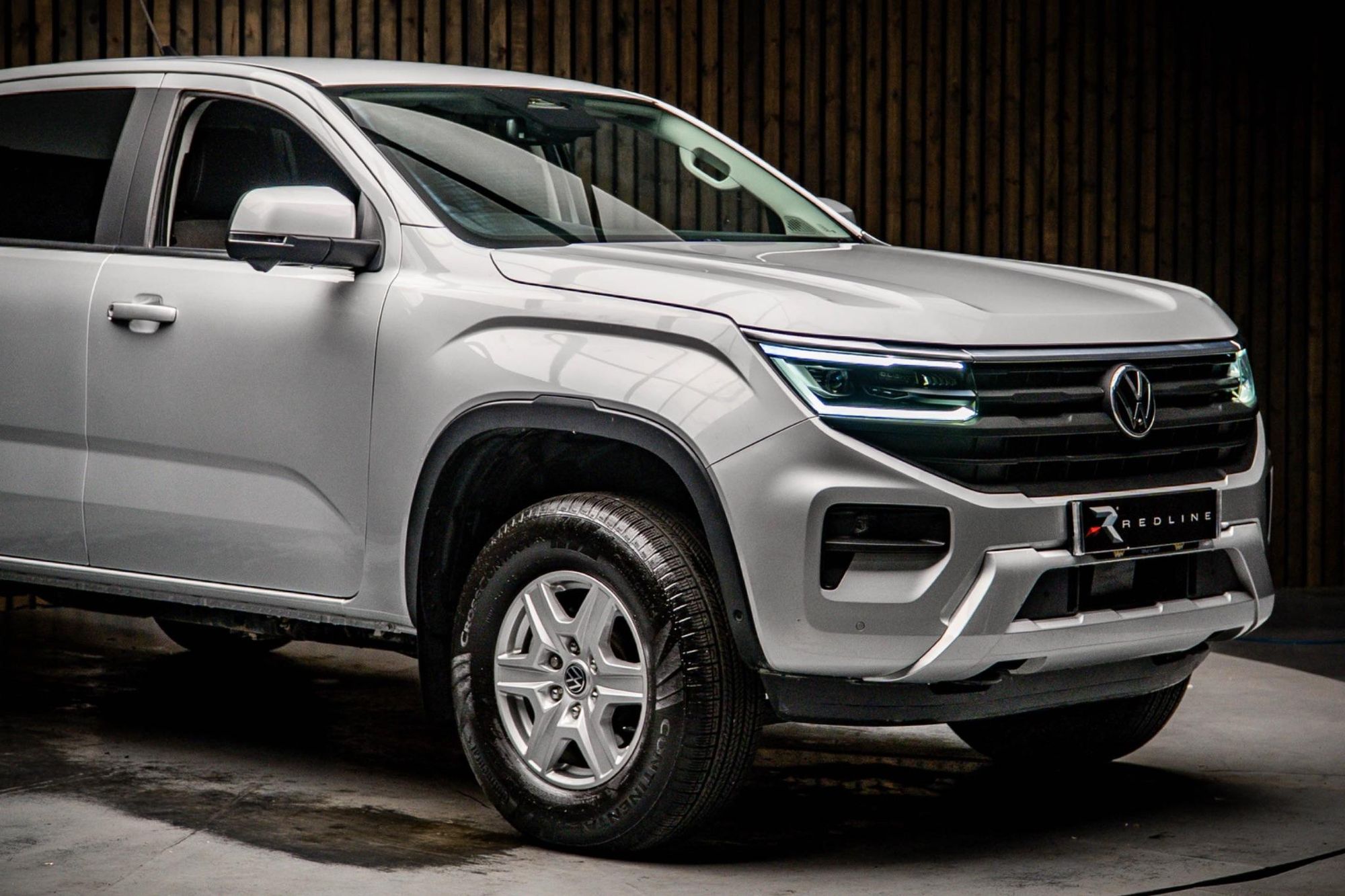 VOLKSWAGEN AMAROK DIESEL D/Cab Pick Up Life 2.0 TDI 205 4MOTION Auto for sale UK - Slide 10