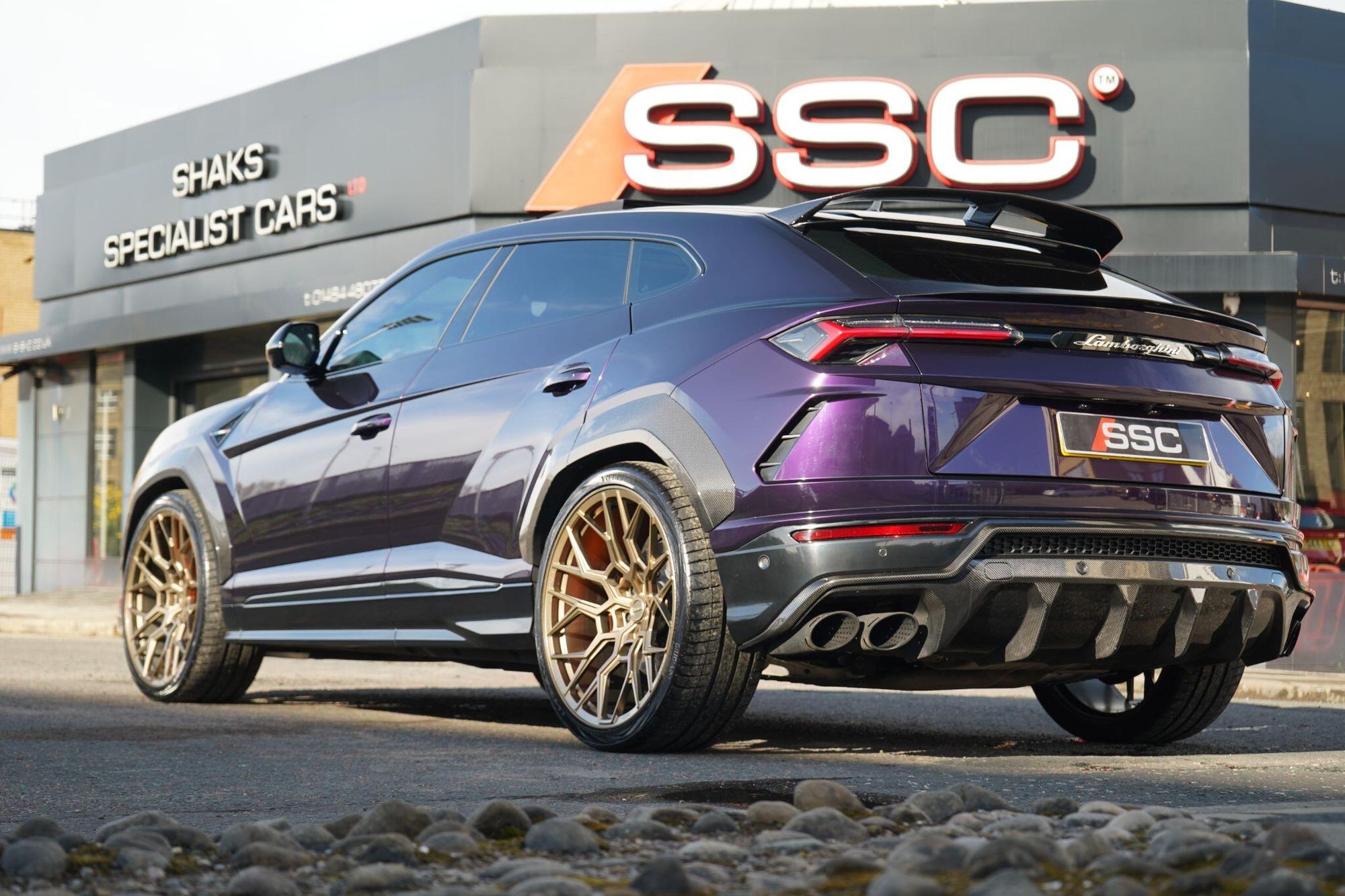 LAMBORGHINI URUS ESTATE 4.0T FSI V8 5dr Auto for sale UK - Slide 2