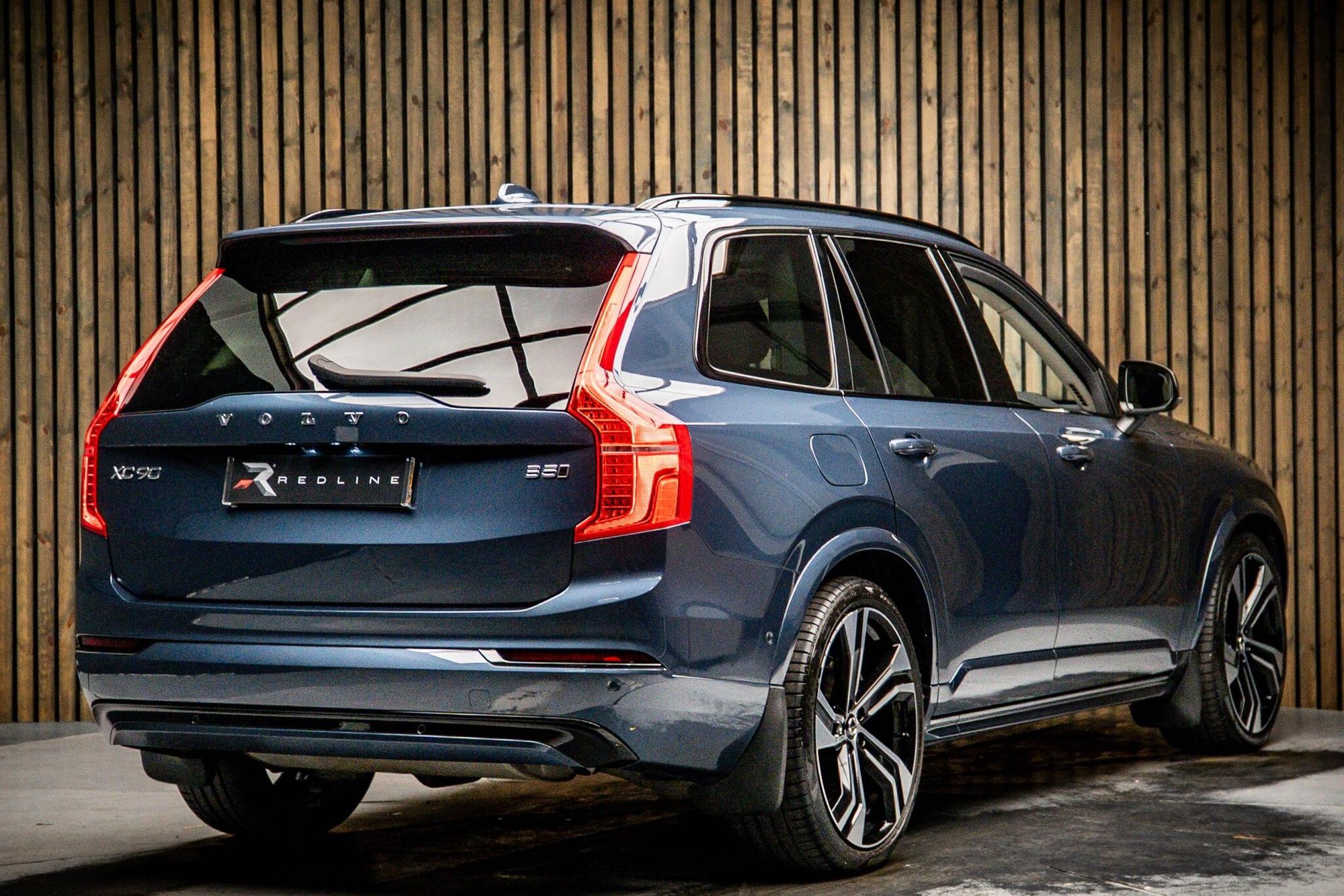 VOLVO XC90 ESTATE 2.0 B6P Ultimate Dark 5dr AWD Geartronic for sale UK - Slide 4