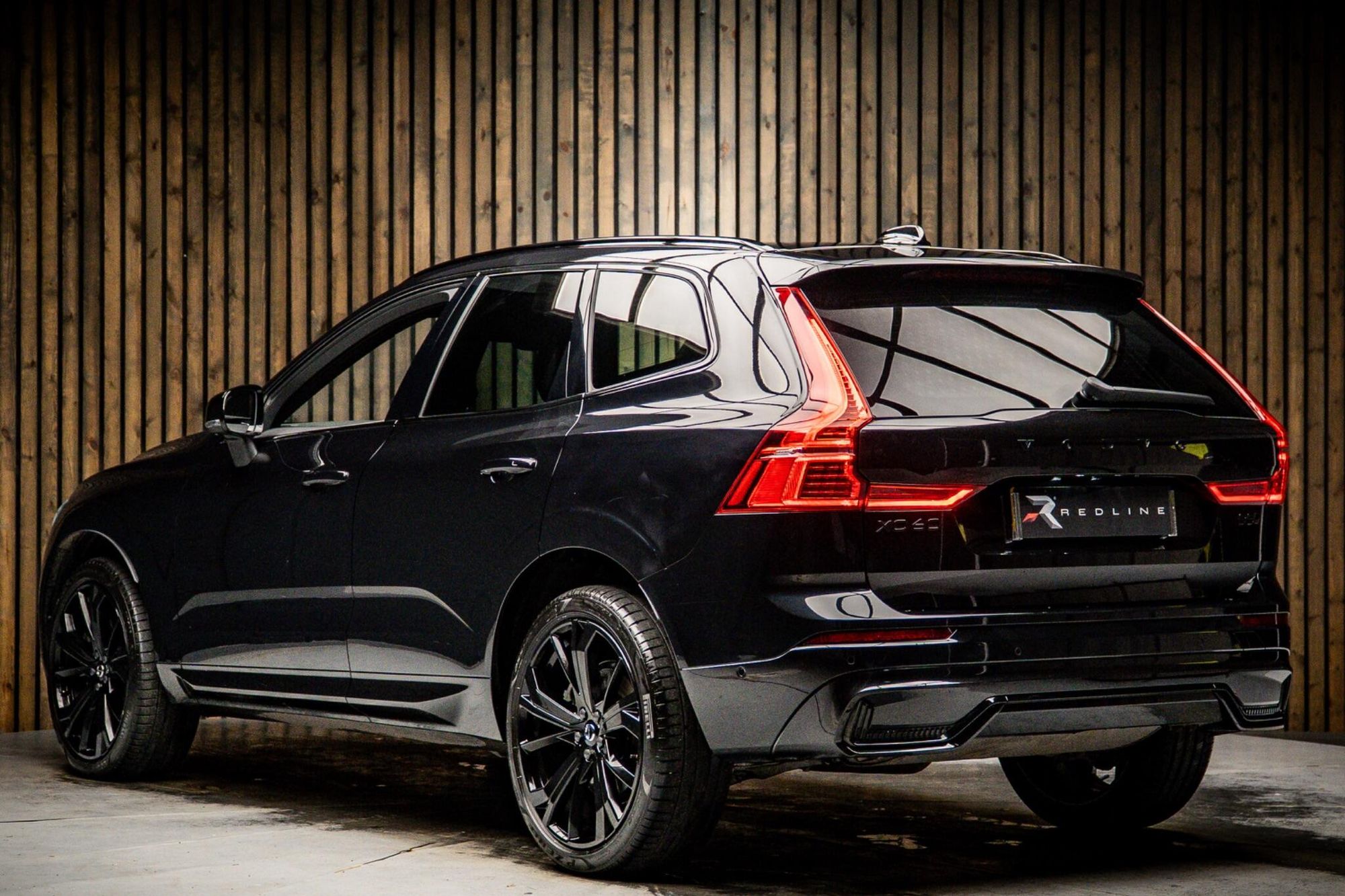 VOLVO XC60 ESTATE 2.0 B5P Plus Black Edition 5dr AWD Geartronic for sale UK - Slide 3