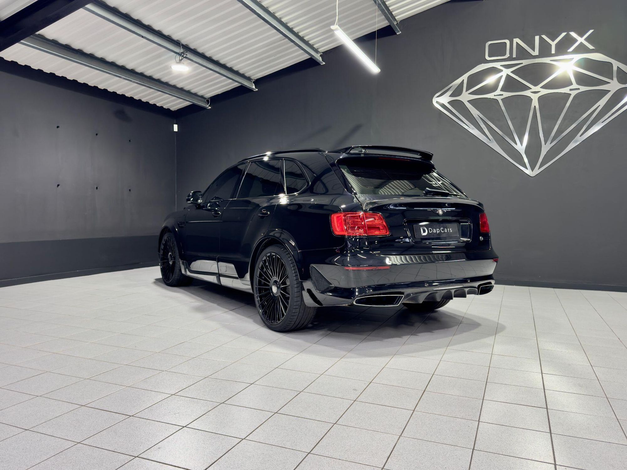 BENTLEY BENTAYGA ESTATE 4.0 V8 5dr Auto for sale UK - Slide 4