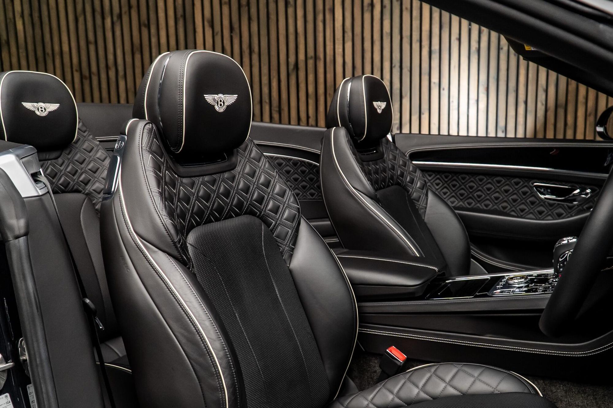 BENTLEY CONTINENTAL GTC CONVERTIBLE 4.0 V8 2dr Auto for sale UK - Slide 2