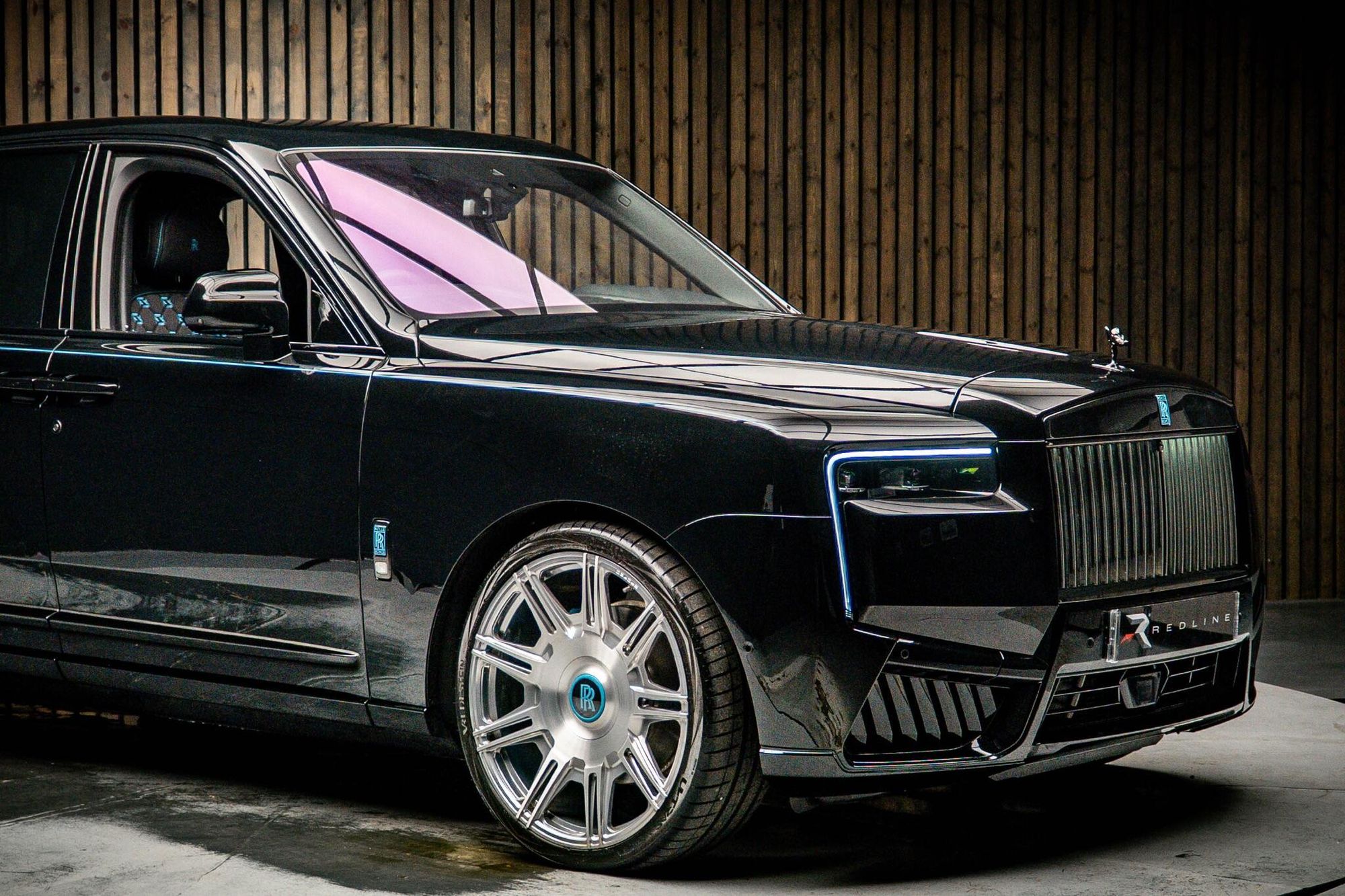 ROLLS-ROYCE CULLINAN ESTATE II Black Badge 5dr Auto for sale UK - Slide 10