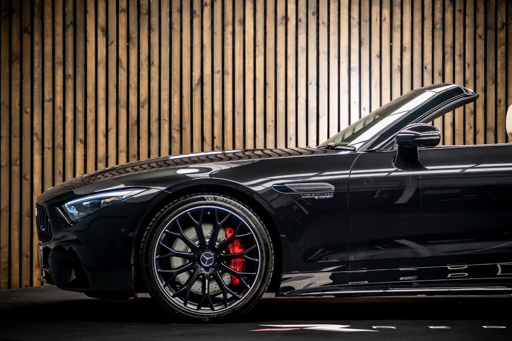 MERCEDES-BENZ SL CLASS SL AMG CONVERTIBLE SL 55 4Matic+ Premium Plus 2dr Auto for sale UK - Slide 9