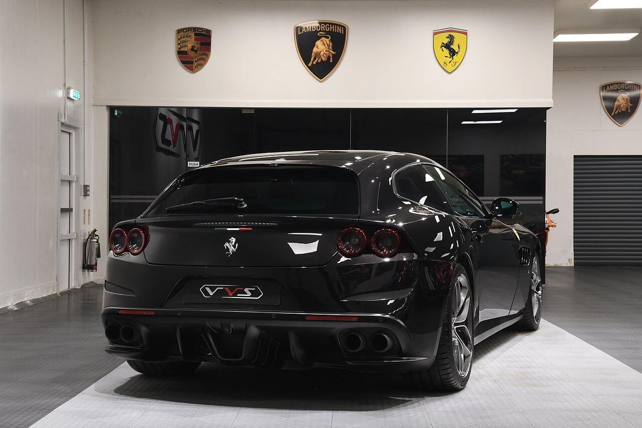 FERRARI GTC4 LUSSO COUPE T 2dr Auto for sale UK - Slide 3