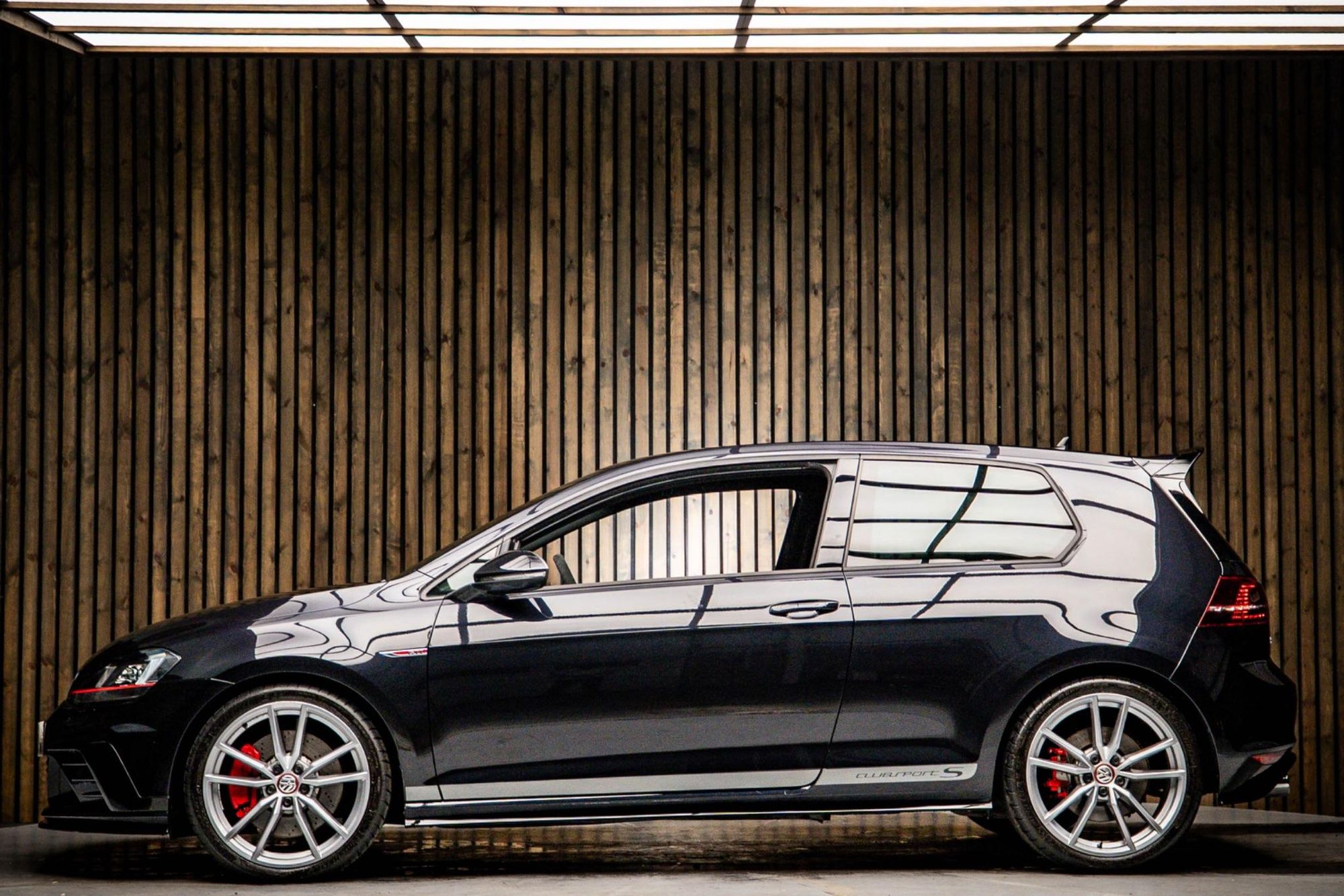 VOLKSWAGEN GOLF HATCHBACK SPECIAL EDITION 2.0 TSI GTI Clubsport S 3dr for sale UK - Slide 7